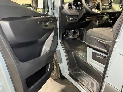 2026 Mercedes-Benz Sprinter Cargo 2500 Standard Roof I4 Diesel HO 144 RWD