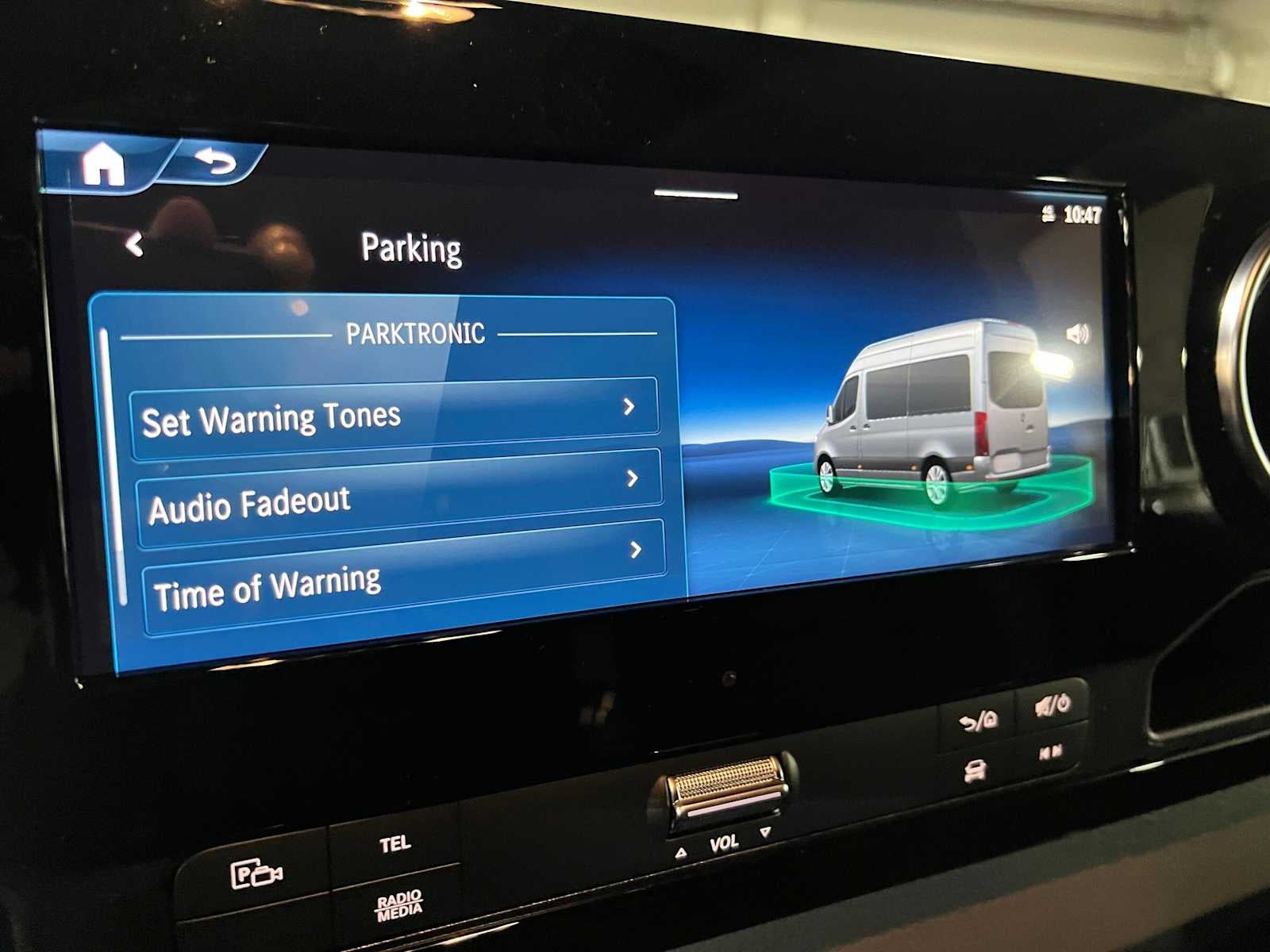 2026 Mercedes-Benz Sprinter Cargo 2500 Standard Roof I4 Diesel HO 144 RWD