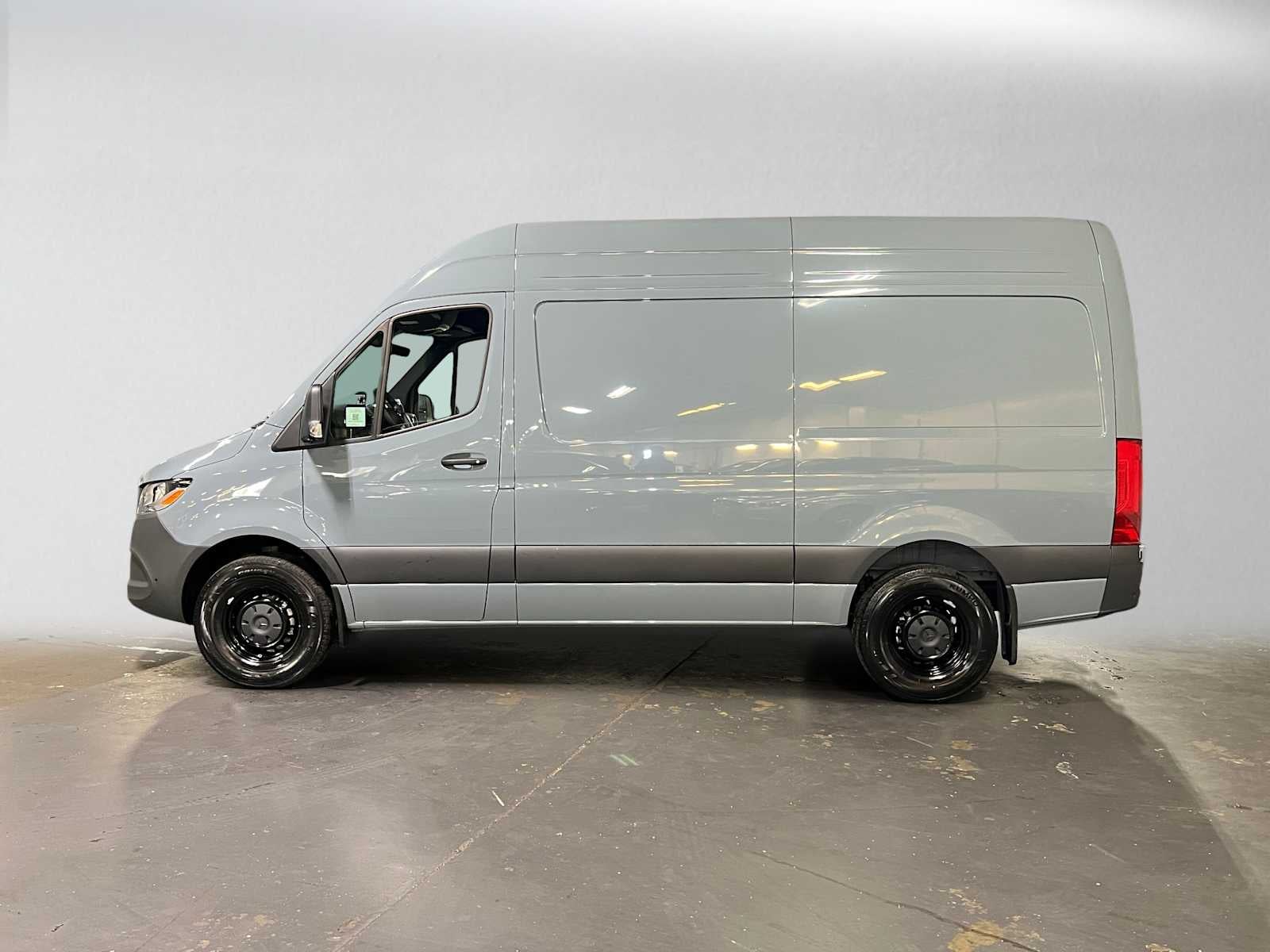 2026 Mercedes-Benz Sprinter Cargo 2500 Standard Roof I4 Diesel HO 144 RWD