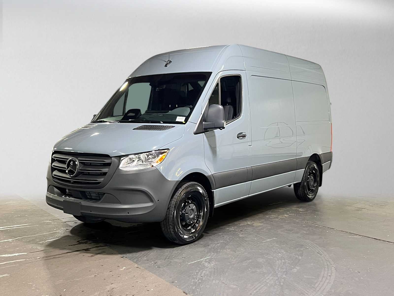 2026 Mercedes-Benz Sprinter Cargo 2500 Standard Roof I4 Diesel HO 144 RWD