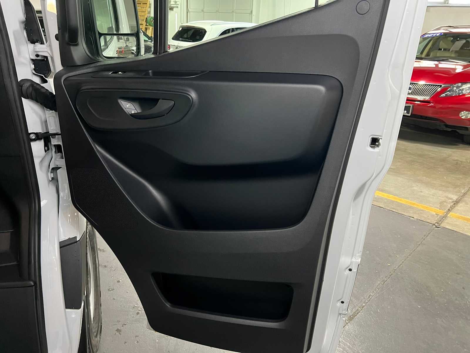 2025 Mercedes-Benz Sprinter Cargo Van 2500 Standard Roof I4 Diesel HO 144" RWD