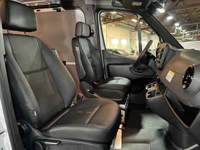 2025 Mercedes-Benz Sprinter Cargo Van 2500 Standard Roof I4 Diesel HO 144" RWD