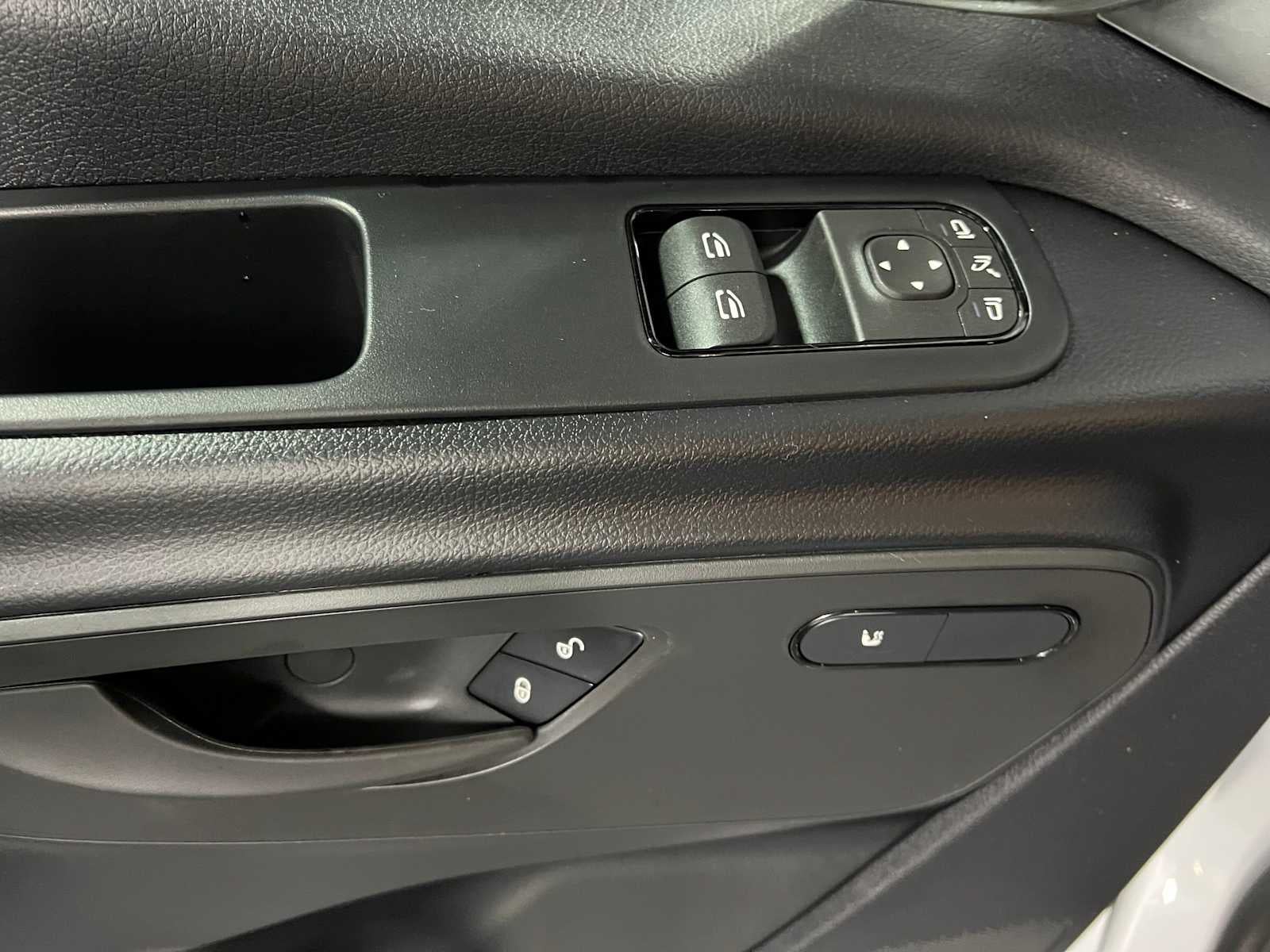 2025 Mercedes-Benz Sprinter Cargo Van 2500 Standard Roof I4 Diesel HO 144" RWD