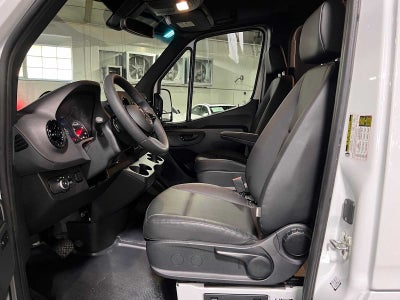 2025 Mercedes-Benz Sprinter Cargo Van 2500 Standard Roof I4 Diesel HO 144" RWD