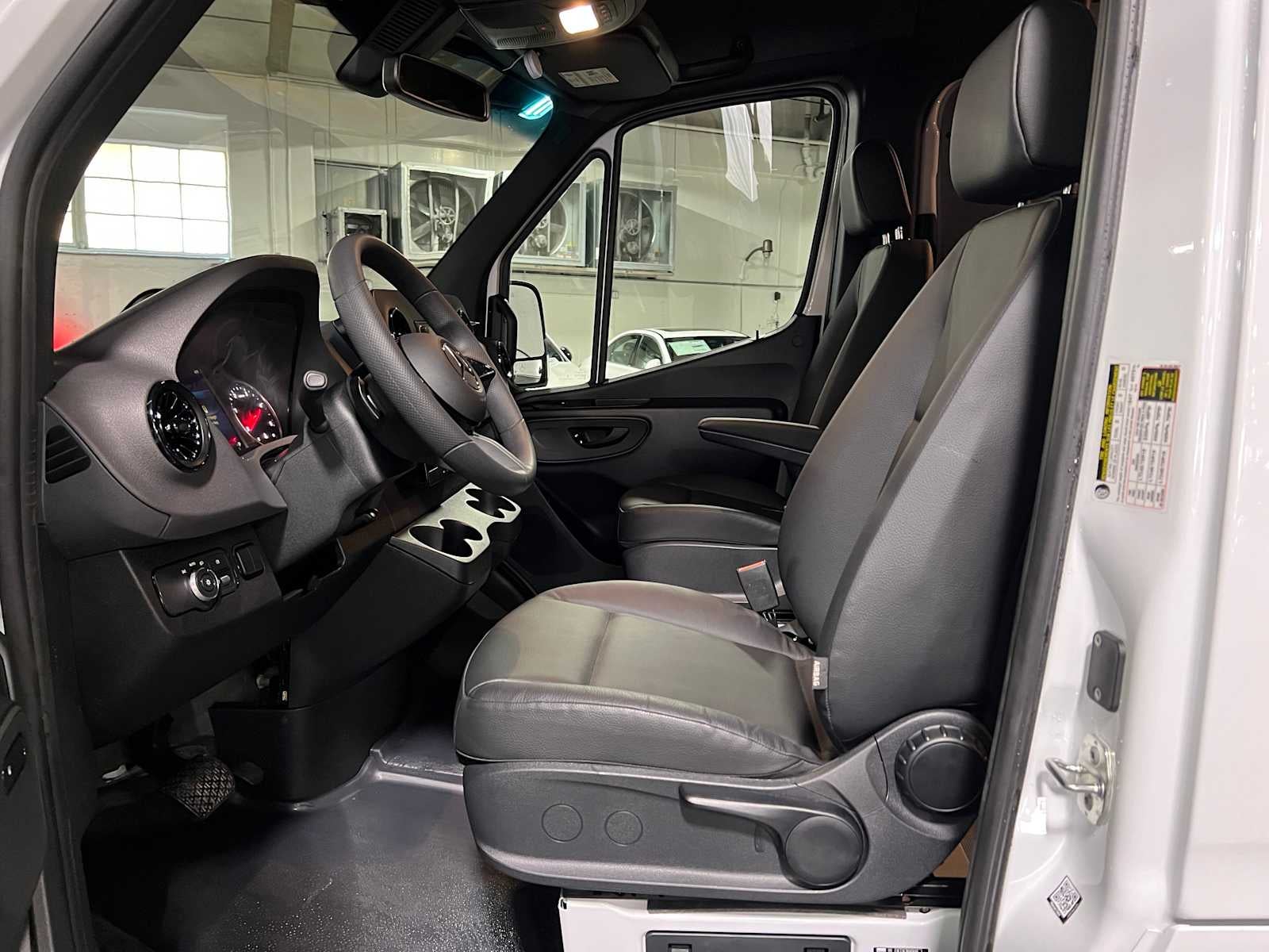 2025 Mercedes-Benz Sprinter Cargo Van 2500 Standard Roof I4 Diesel HO 144" RWD