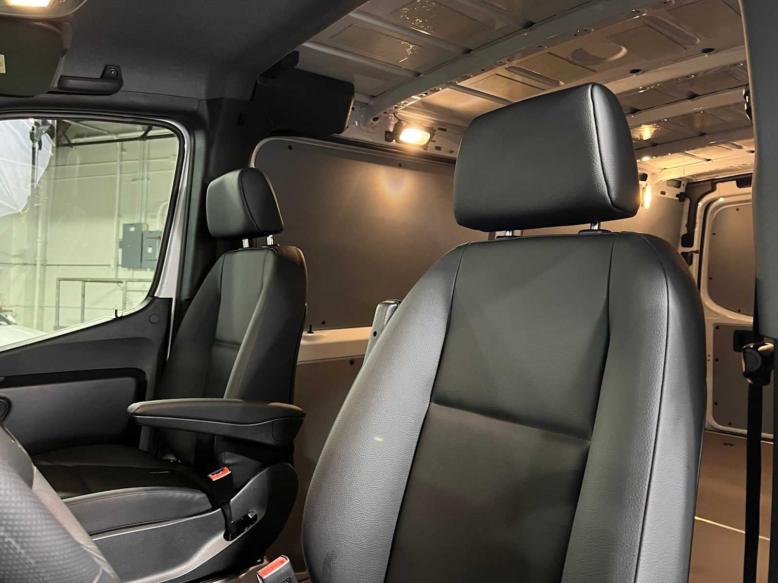 2025 Mercedes-Benz Sprinter Cargo Van 2500 Standard Roof I4 Diesel HO 144" RWD