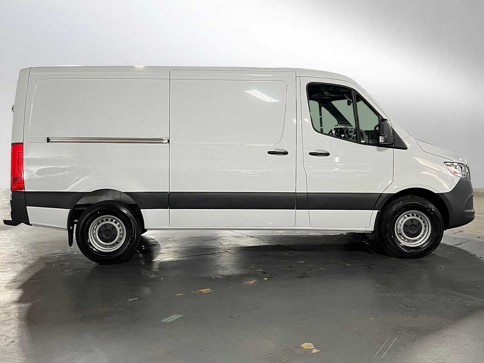 2025 Mercedes-Benz Sprinter Cargo Van 2500 Standard Roof I4 Diesel HO 144" RWD