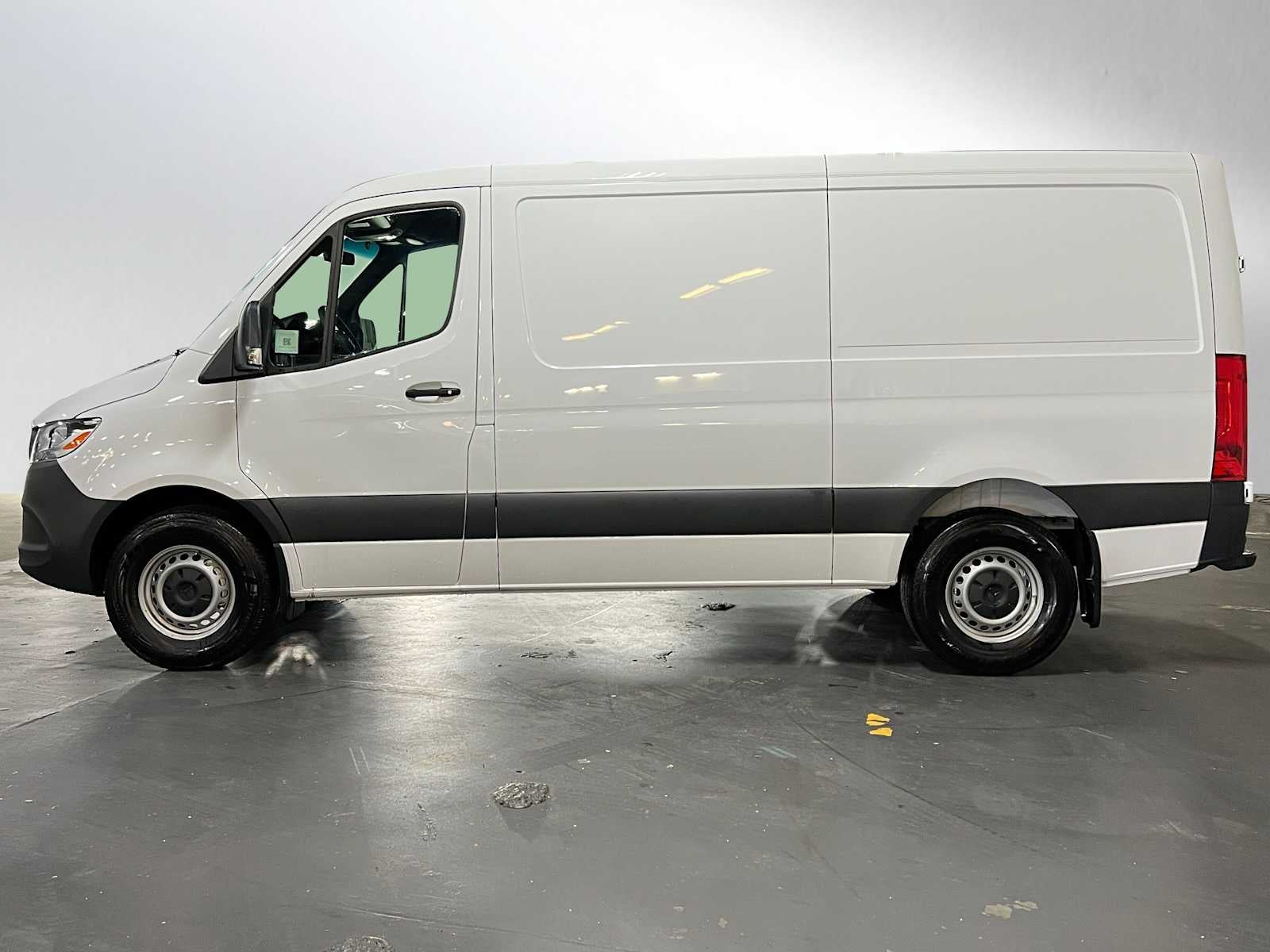 2025 Mercedes-Benz Sprinter Cargo Van 2500 Standard Roof I4 Diesel HO 144" RWD