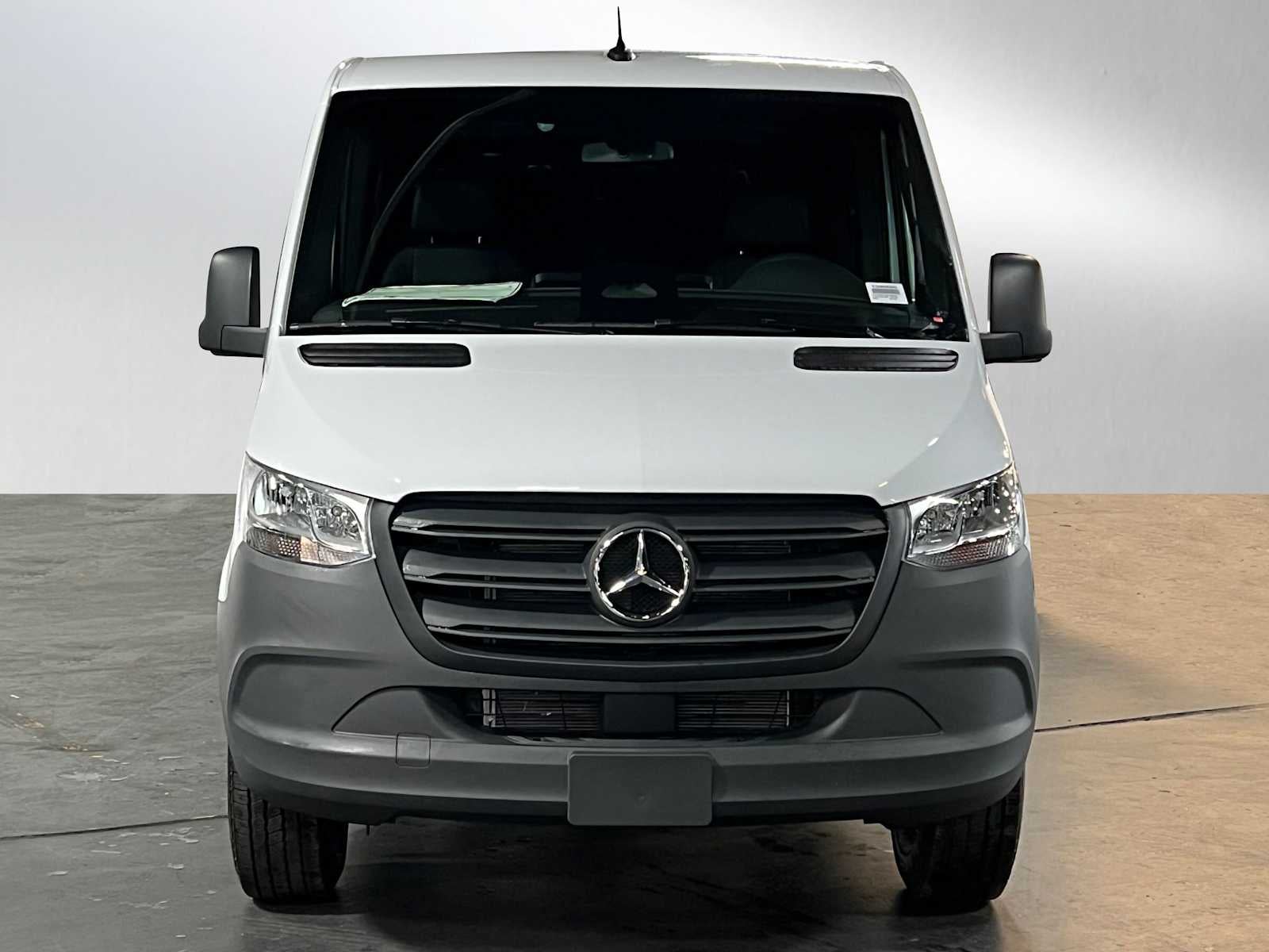 2025 Mercedes-Benz Sprinter Cargo Van 2500 Standard Roof I4 Diesel HO 144" RWD