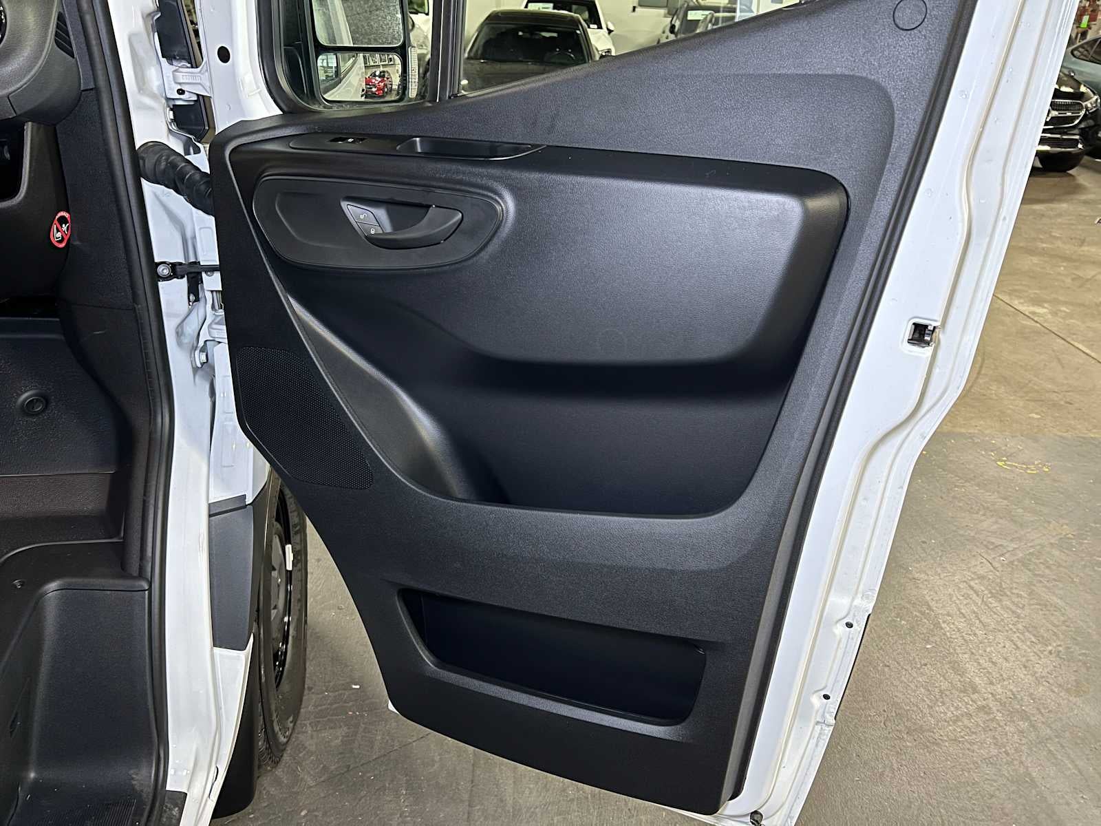 2025 Mercedes-Benz Sprinter Cargo Van 2500 Standard Roof I4 Diesel HO 144" RWD