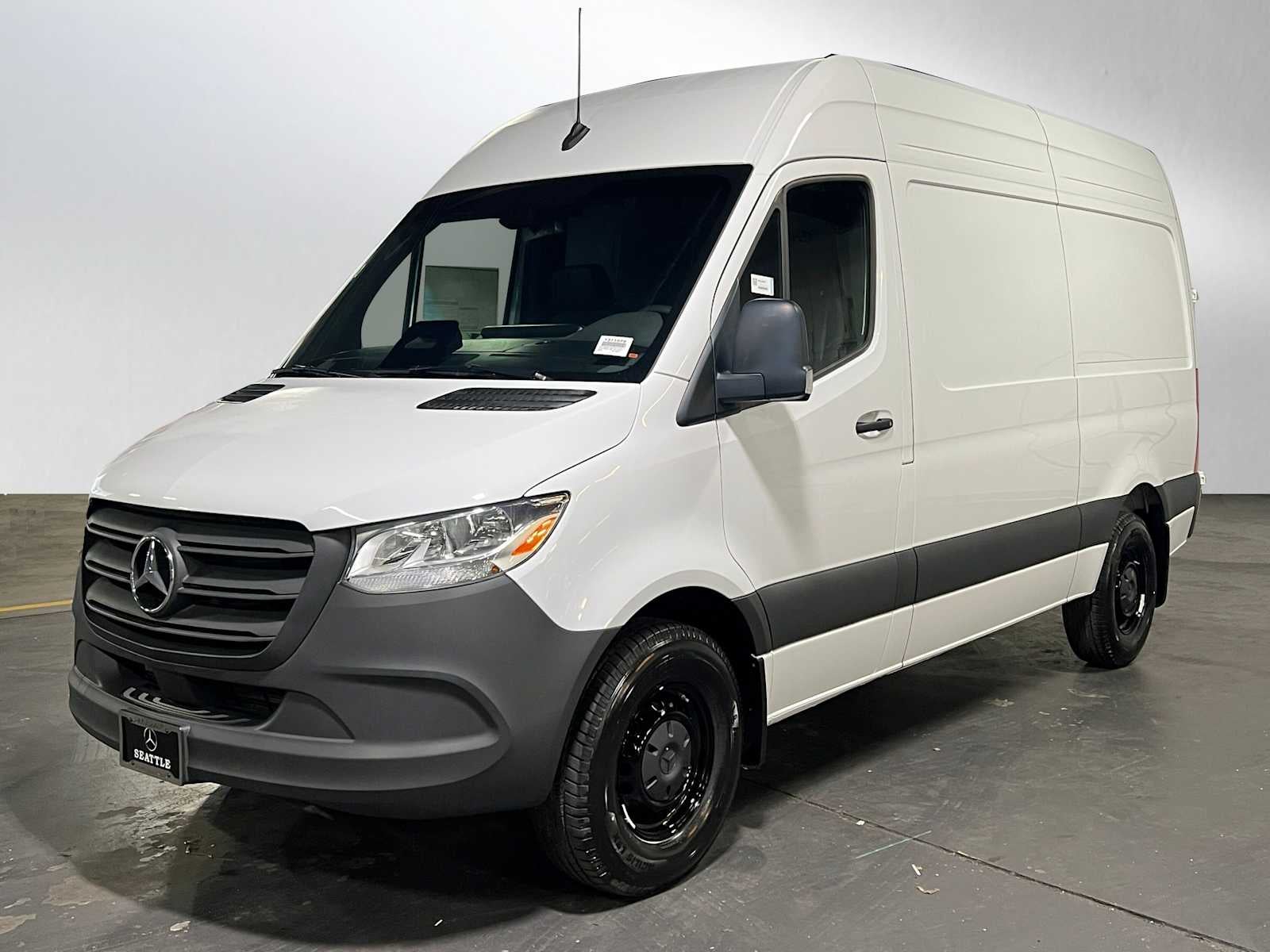 2025 Mercedes-Benz Sprinter Cargo Van 2500 Standard Roof I4 Diesel HO 144" RWD