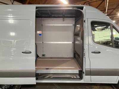 2026 Mercedes-Benz Sprinter Cargo 2500 Standard Roof I4 Diesel HO 144 RWD