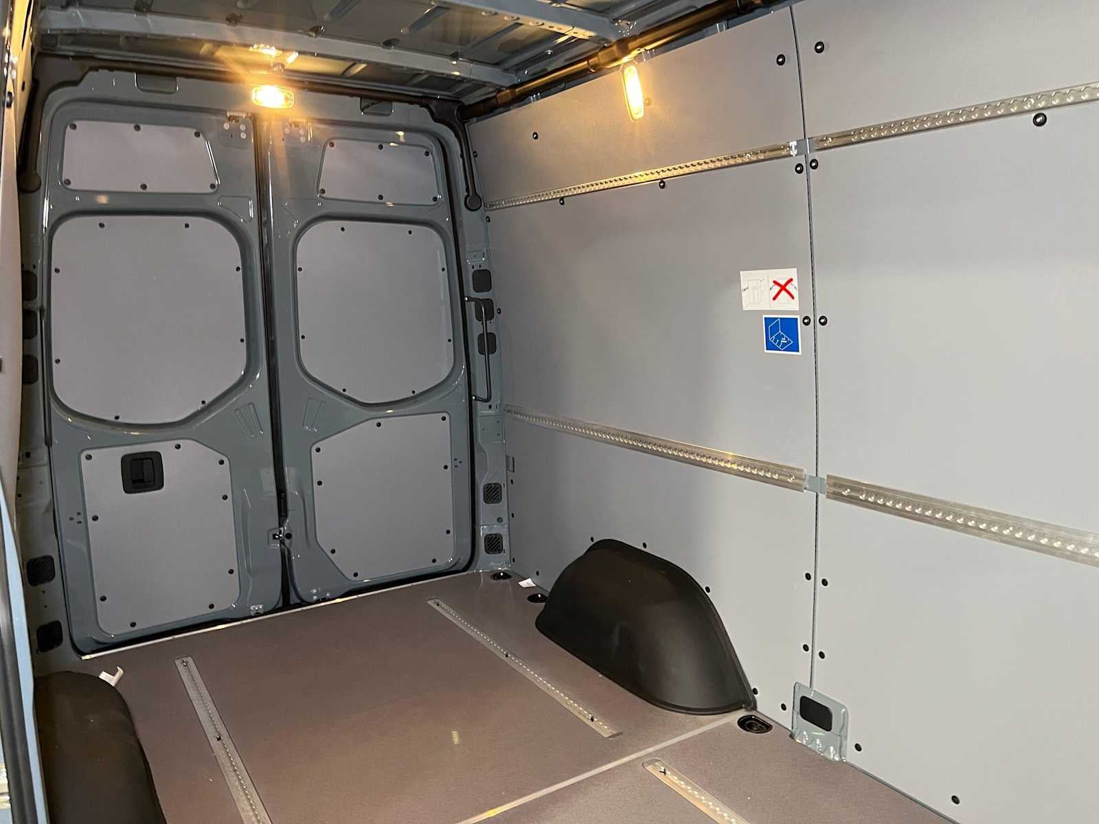 2026 Mercedes-Benz Sprinter Cargo 2500 Standard Roof I4 Diesel HO 144 RWD