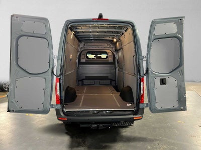 2026 Mercedes-Benz Sprinter Cargo 2500 Standard Roof I4 Diesel HO 144 RWD