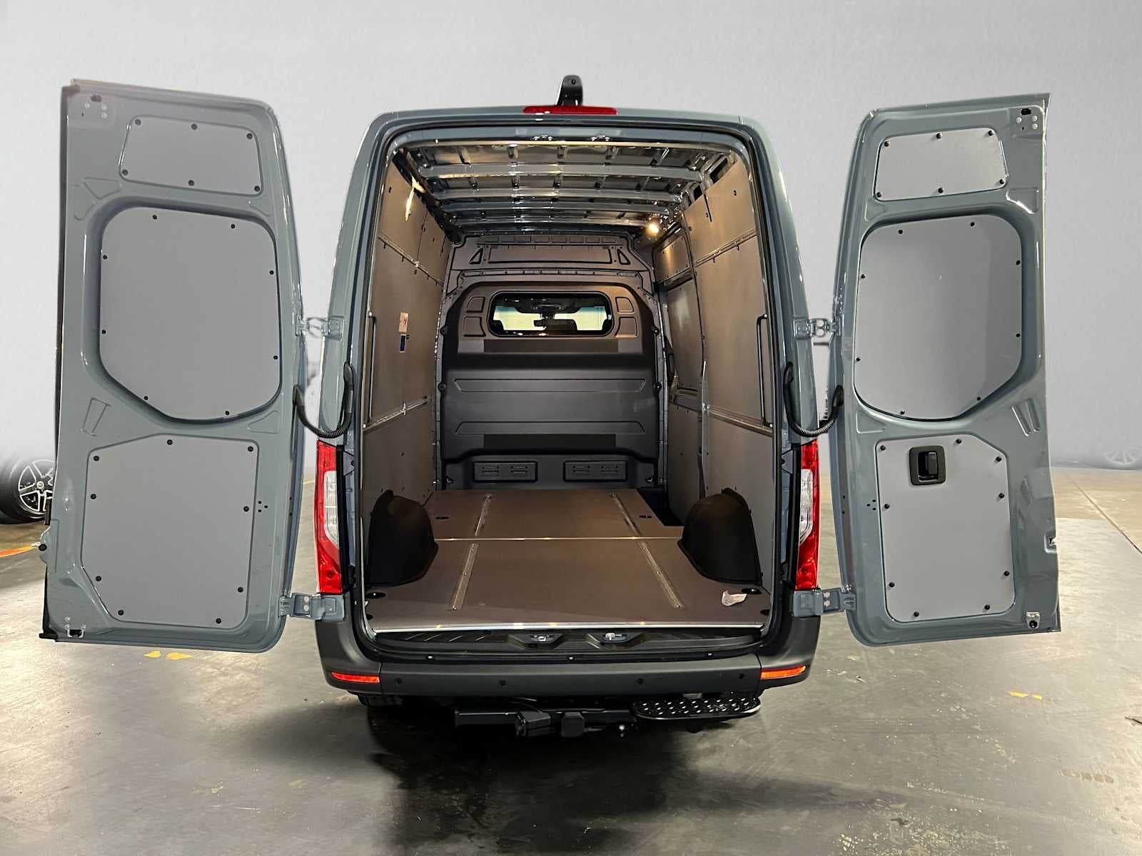 2026 Mercedes-Benz Sprinter Cargo 2500 Standard Roof I4 Diesel HO 144 RWD