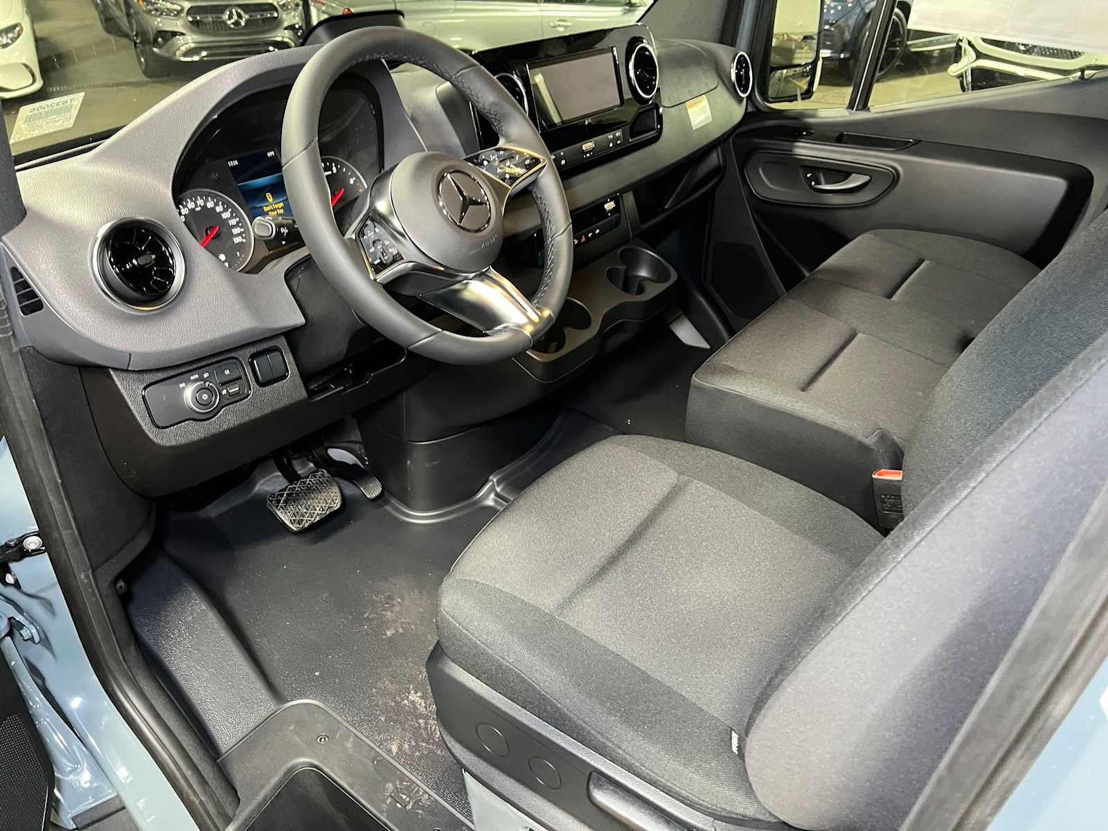 2026 Mercedes-Benz Sprinter Cargo 2500 Standard Roof I4 Diesel HO 144 RWD