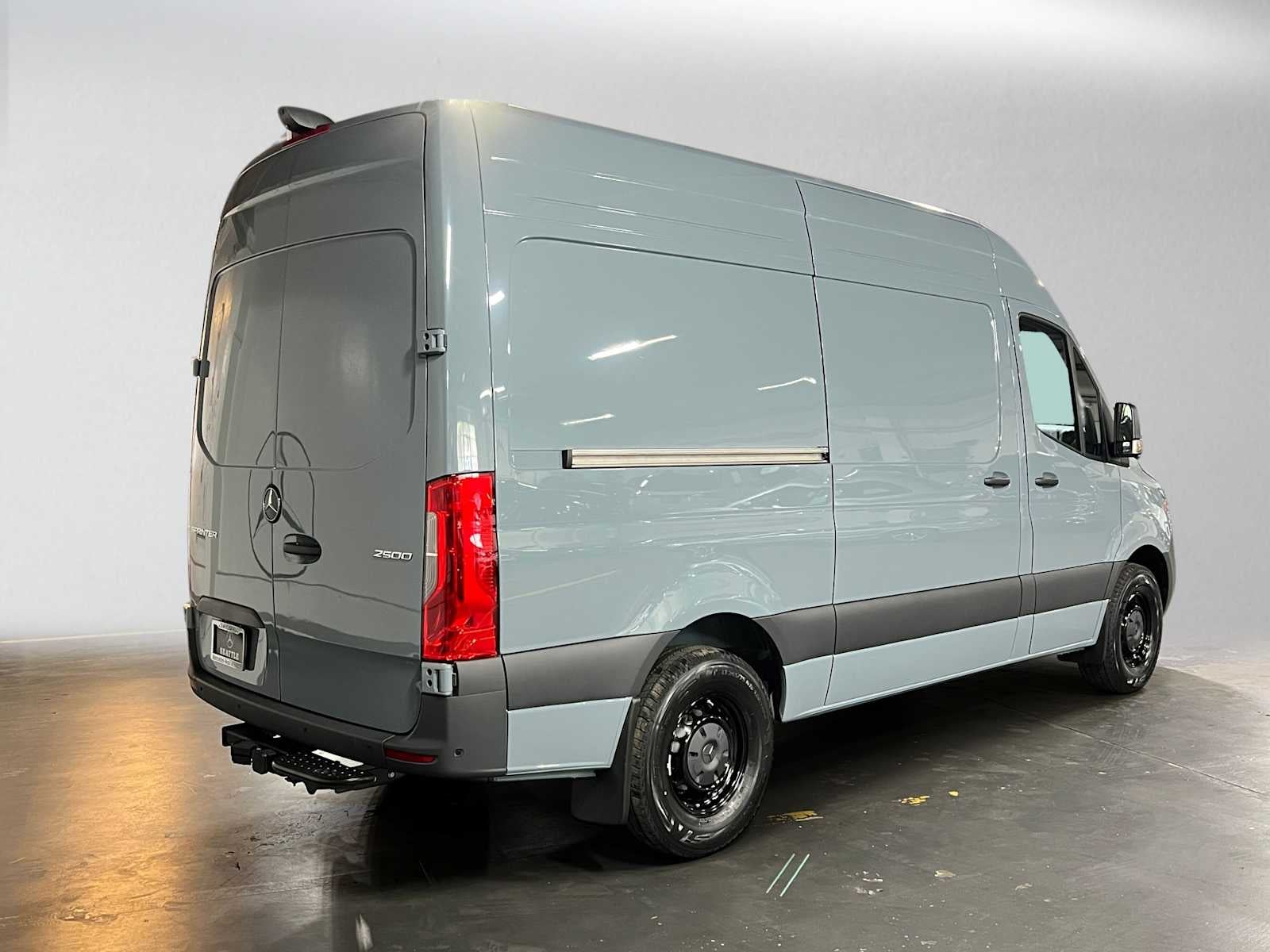 2026 Mercedes-Benz Sprinter Cargo 2500 Standard Roof I4 Diesel HO 144 RWD