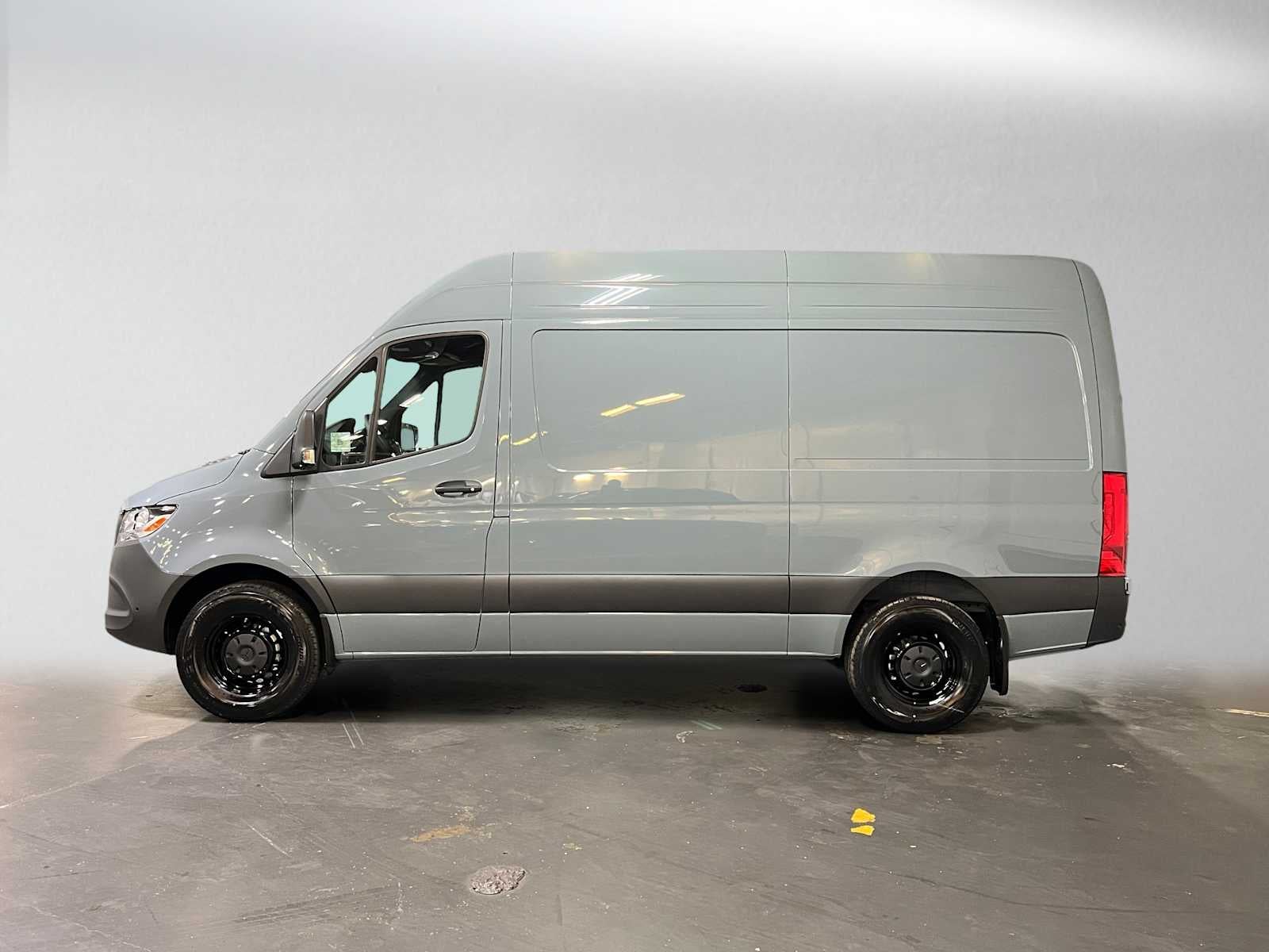 2026 Mercedes-Benz Sprinter Cargo 2500 Standard Roof I4 Diesel HO 144 RWD