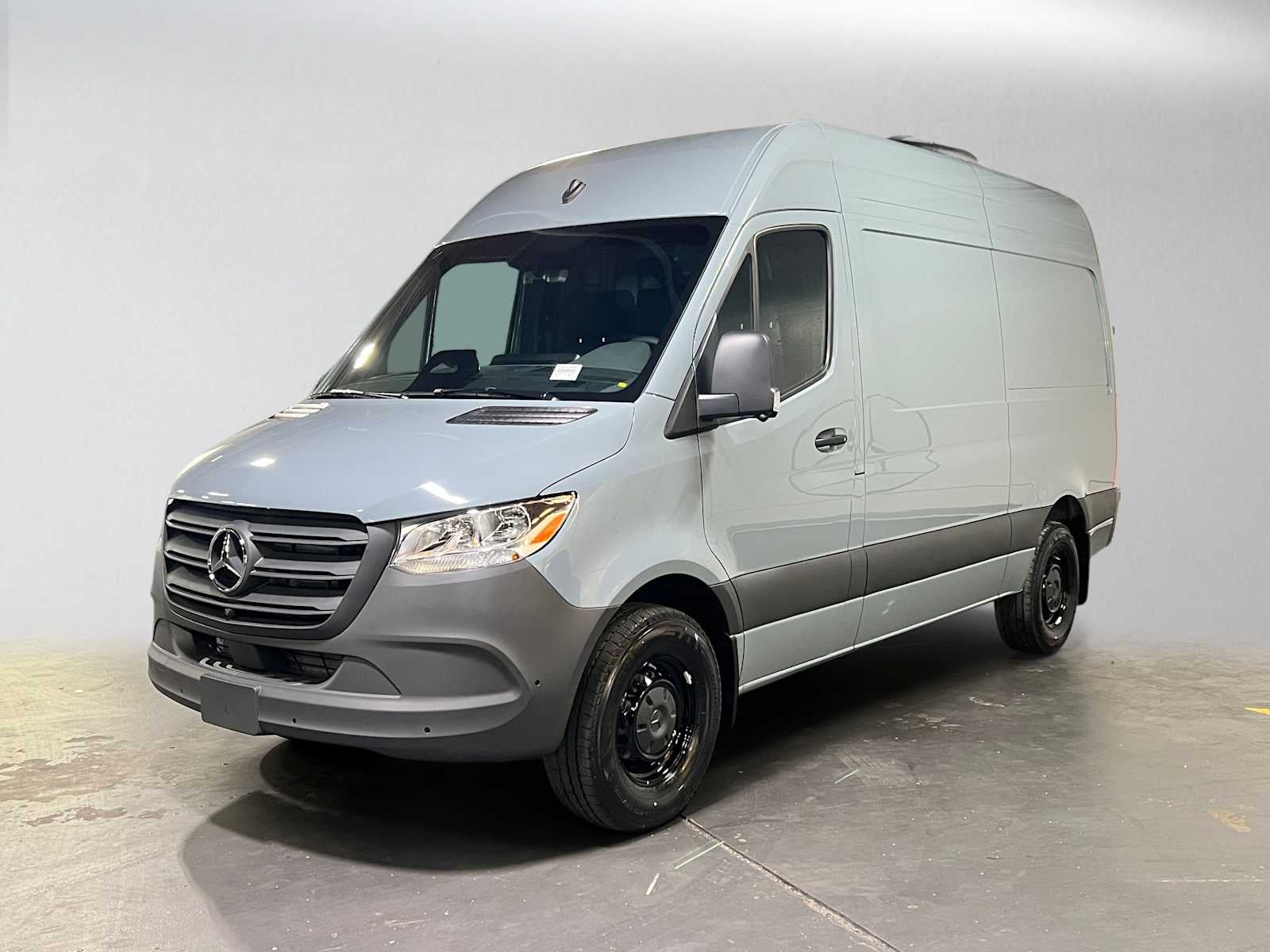 2026 Mercedes-Benz Sprinter Cargo 2500 Standard Roof I4 Diesel HO 144 RWD