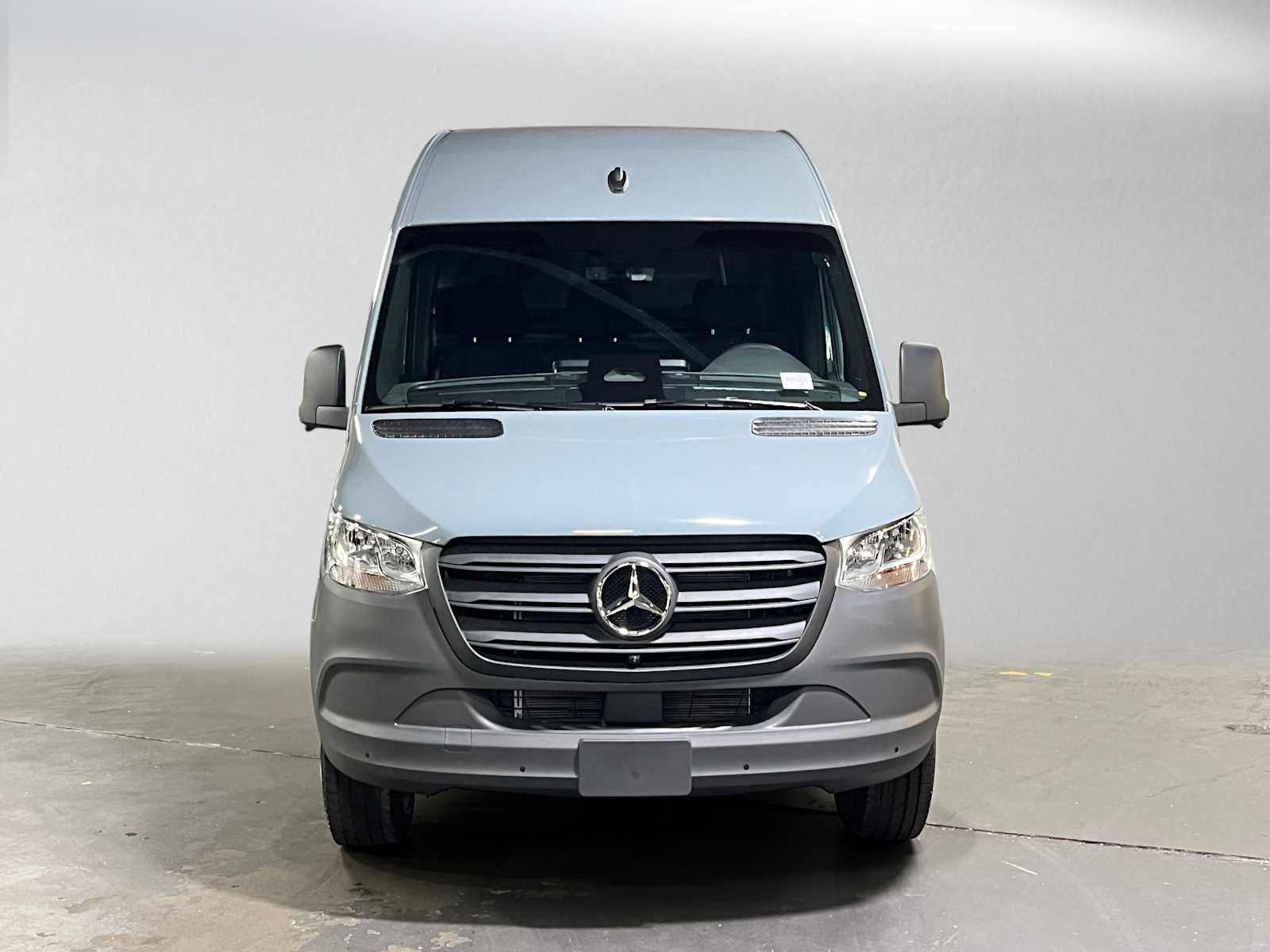 2026 Mercedes-Benz Sprinter Cargo 2500 Standard Roof I4 Diesel HO 144 RWD