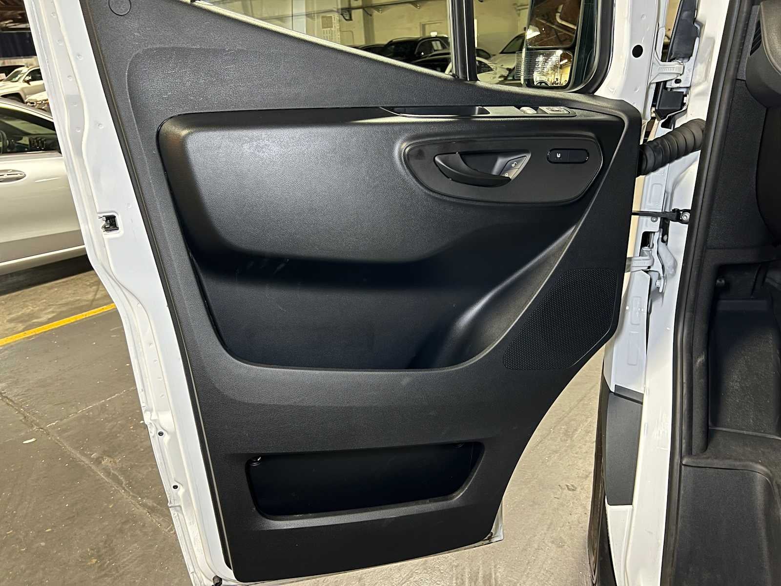 2025 Mercedes-Benz Sprinter Cargo Van 2500 Standard Roof I4 Diesel HO 144" RWD