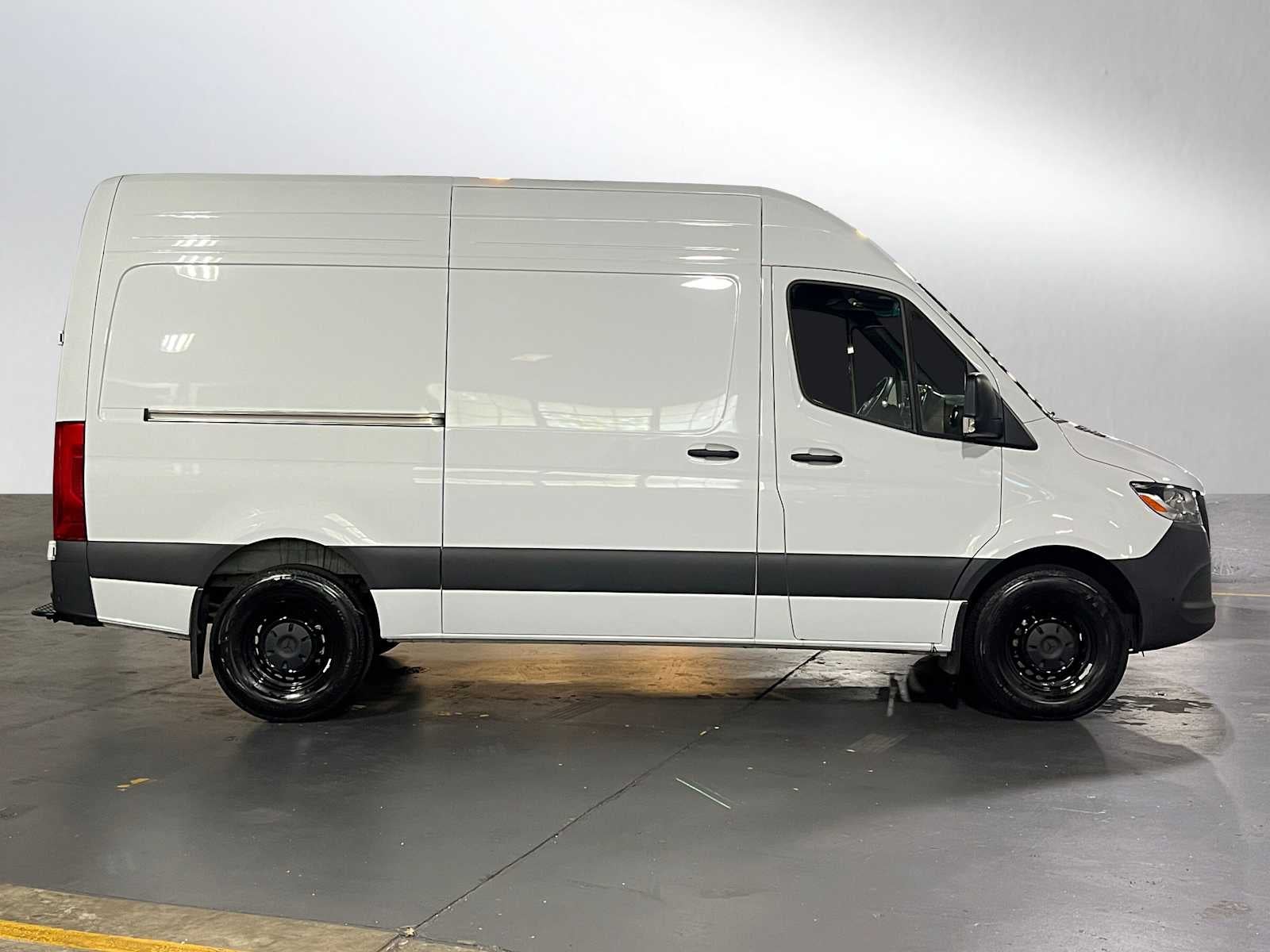 2025 Mercedes-Benz Sprinter Cargo Van 2500 Standard Roof I4 Diesel HO 144" RWD