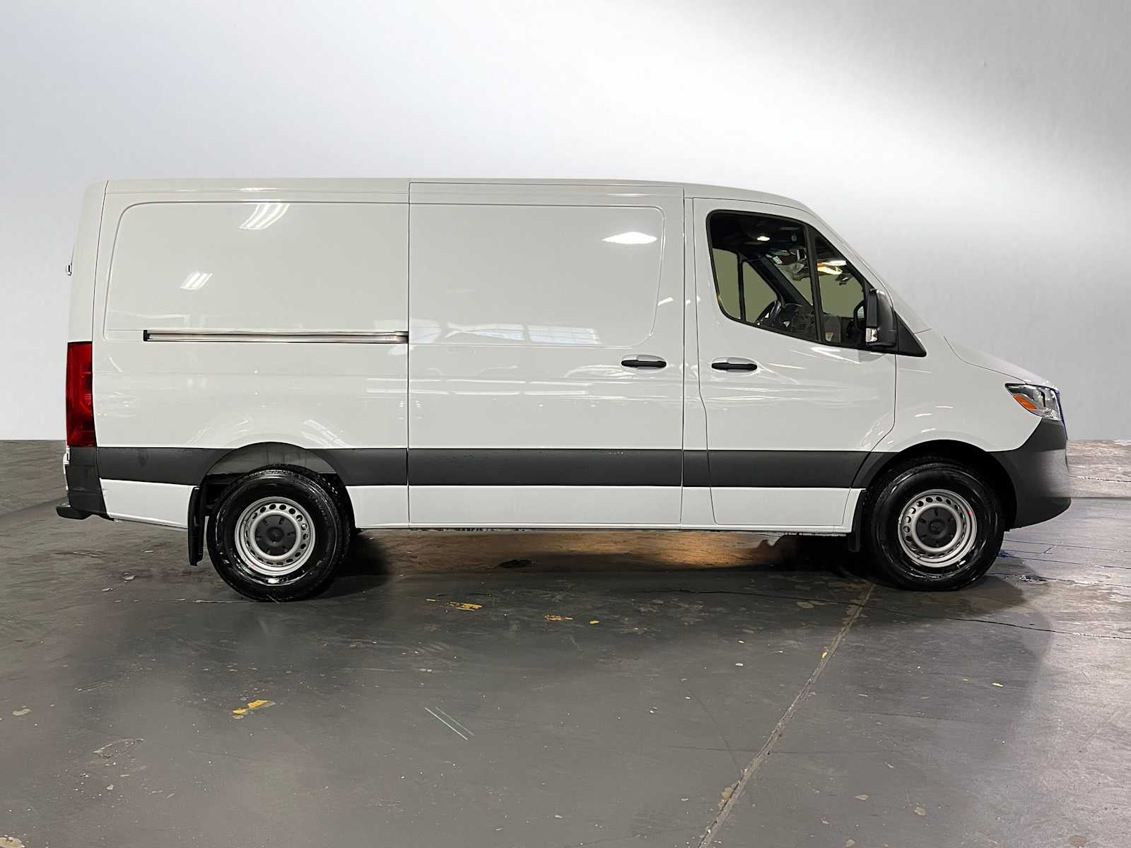 2025 Mercedes-Benz Sprinter Cargo Van 2500 Standard Roof I4 Diesel HO 144" RWD