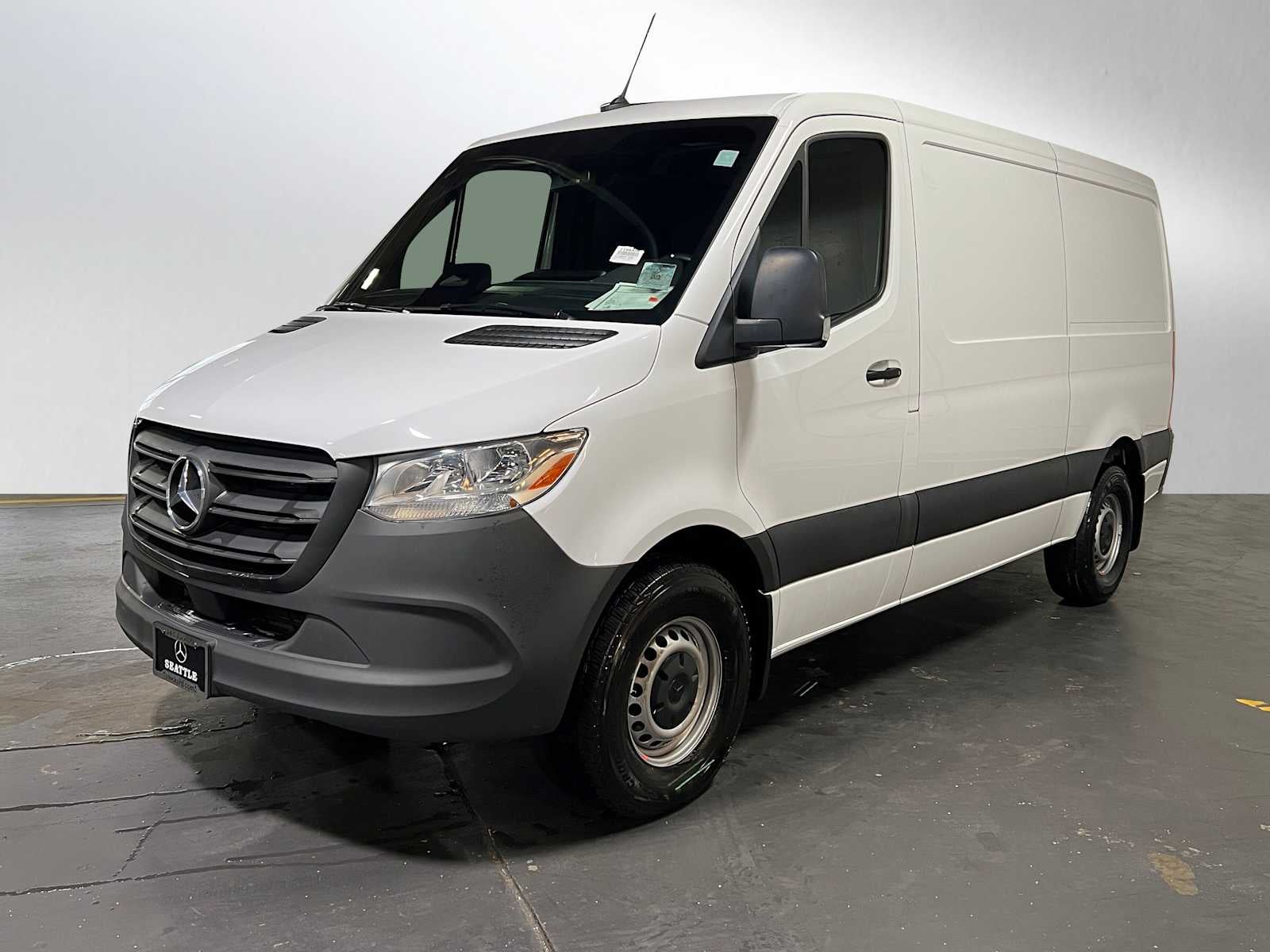 2025 Mercedes-Benz Sprinter Cargo Van 2500 Standard Roof I4 Diesel HO 144" RWD