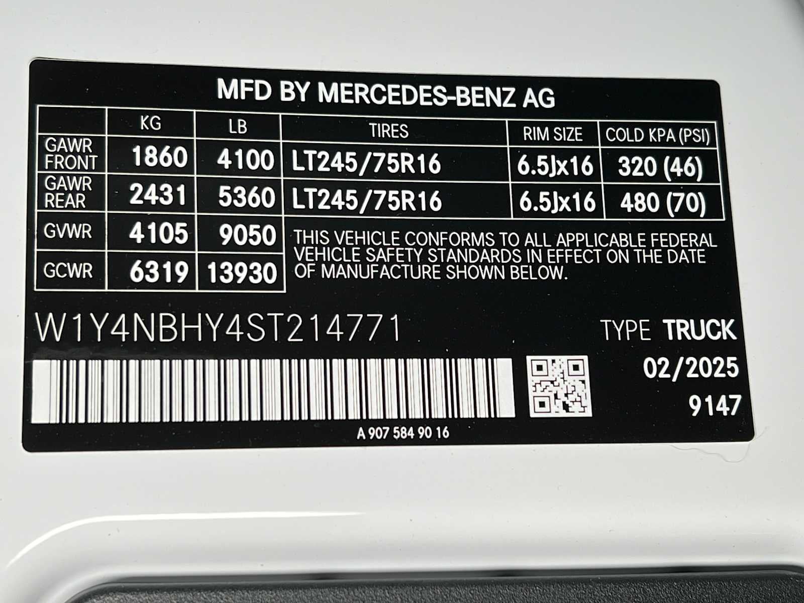 2025 Mercedes-Benz Sprinter Cargo Van 2500 Standard Roof I4 Diesel HO 144 RWD