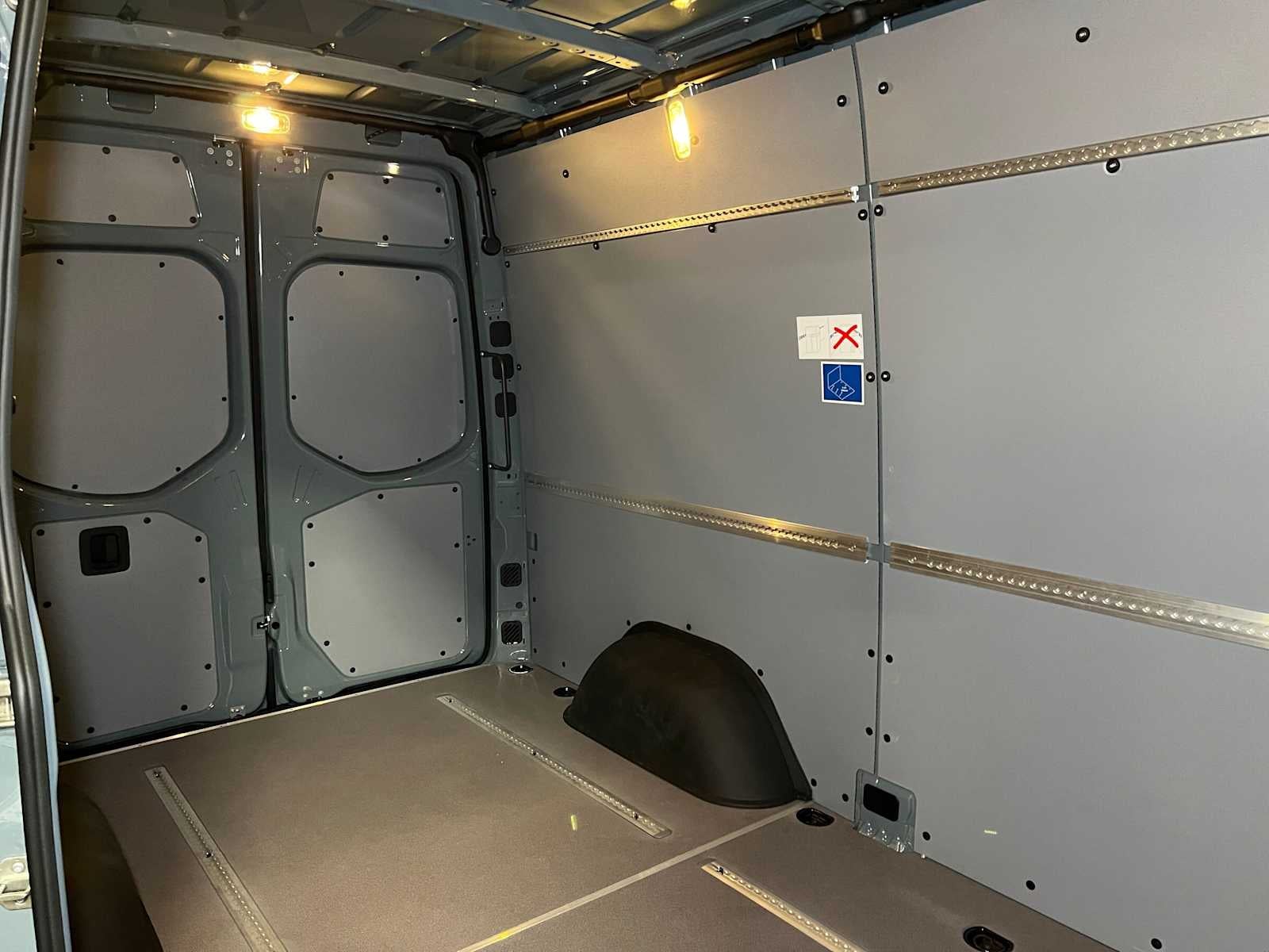 2026 Mercedes-Benz Sprinter Cargo 2500 Standard Roof I4 Diesel HO 144 RWD