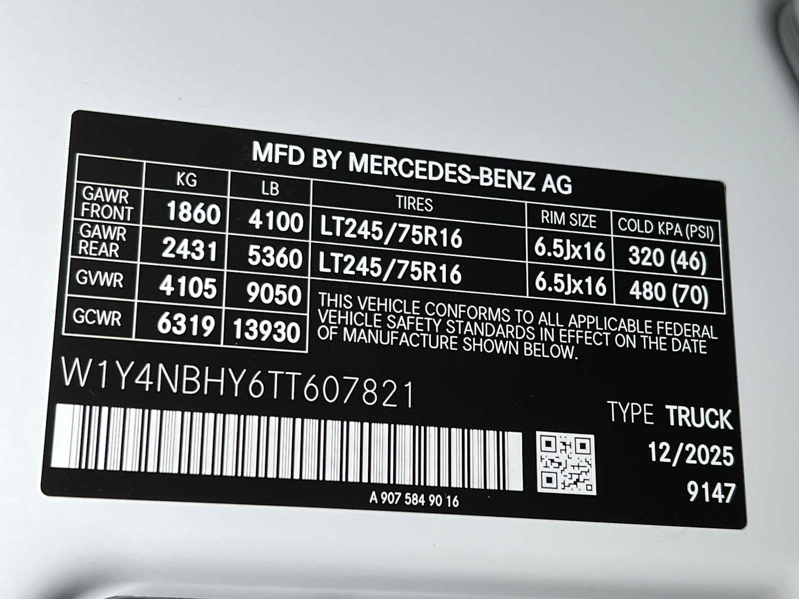 2026 Mercedes-Benz Sprinter 2500 Standard Roof I4 Diesel HO 144 RWD