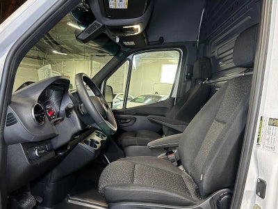 2025 Mercedes-Benz Sprinter Cargo Van 2500 Standard Roof I4 Diesel HO 144" RWD
