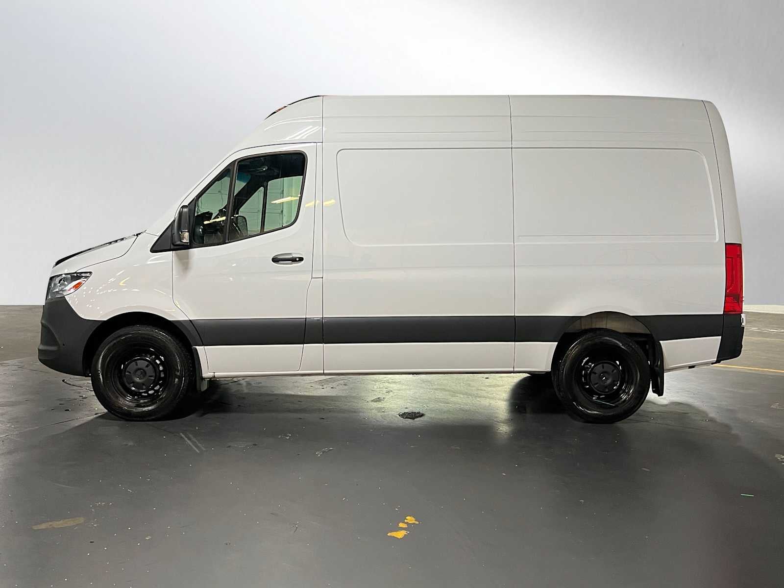 2025 Mercedes-Benz Sprinter Cargo Van 2500 Standard Roof I4 Diesel HO 144" RWD