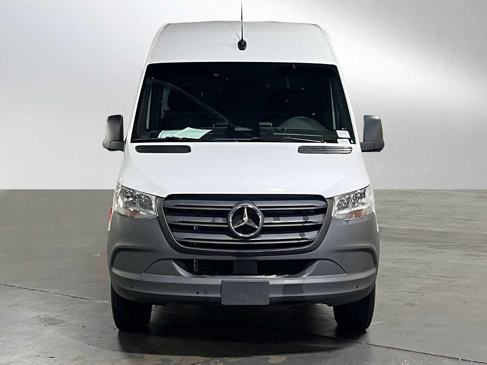 2025 Mercedes-Benz Sprinter Cargo Van 2500 Standard Roof I4 Diesel HO 144" RWD