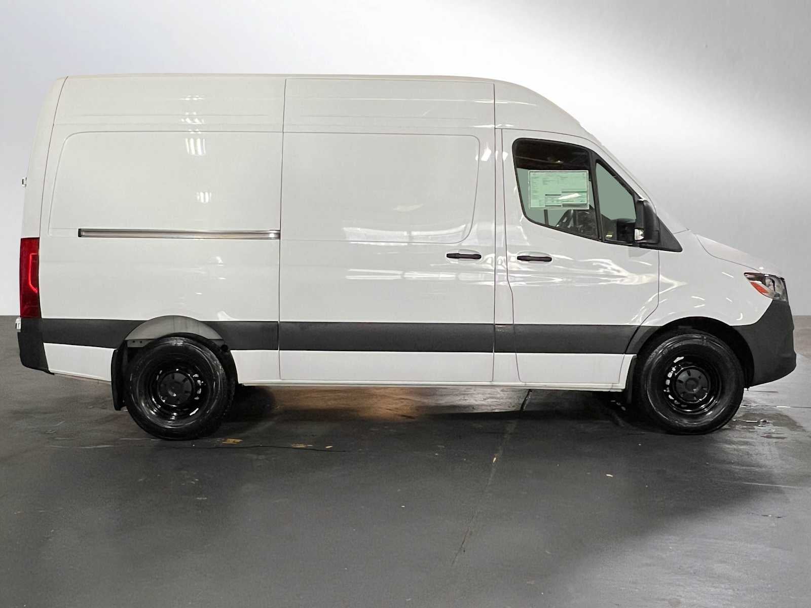 2025 Mercedes-Benz Sprinter Cargo Van 2500 Standard Roof I4 Diesel HO 144" RWD