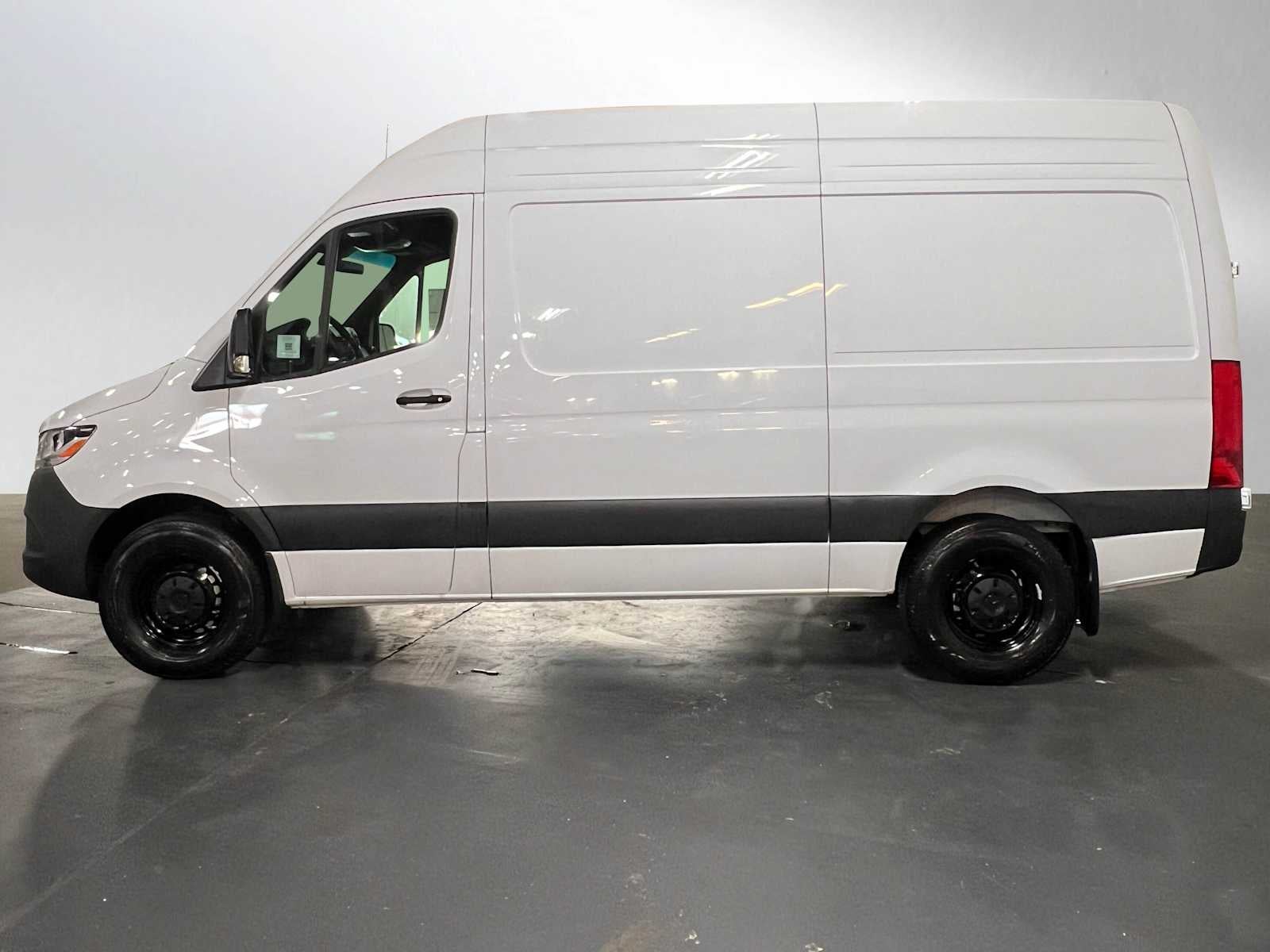 2025 Mercedes-Benz Sprinter Cargo Van 2500 Standard Roof I4 Diesel HO 144" RWD