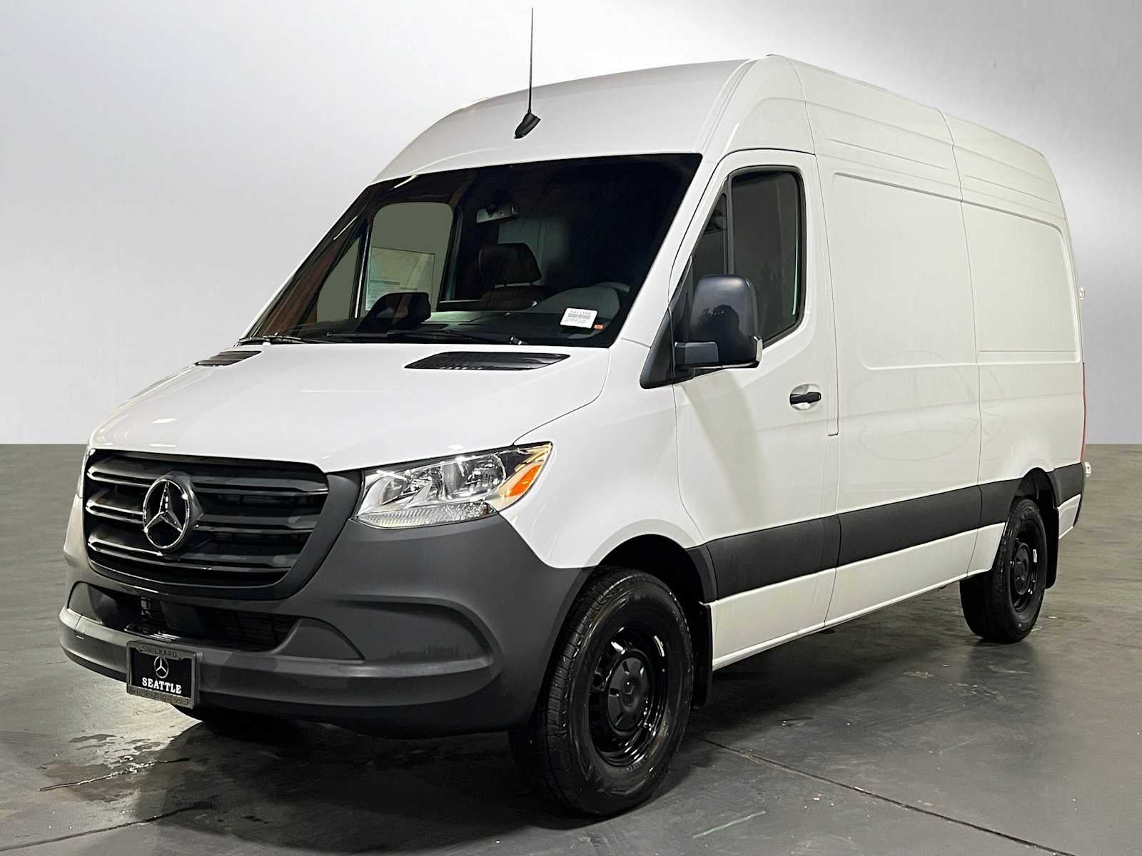 2025 Mercedes-Benz Sprinter Cargo Van 2500 Standard Roof I4 Diesel HO 144" RWD
