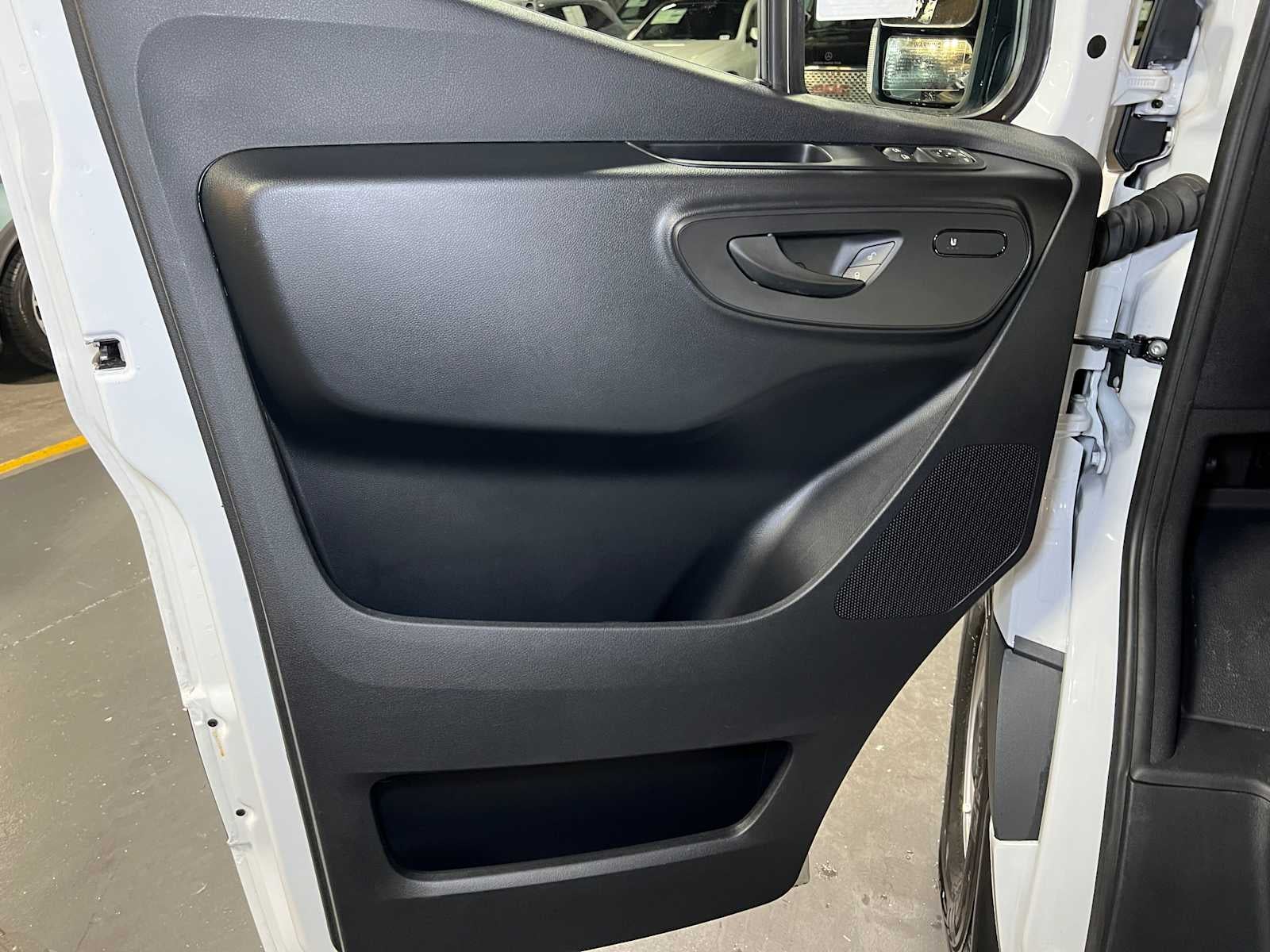 2025 Mercedes-Benz Sprinter Cargo Van 2500 Standard Roof I4 Diesel HO 144" RWD