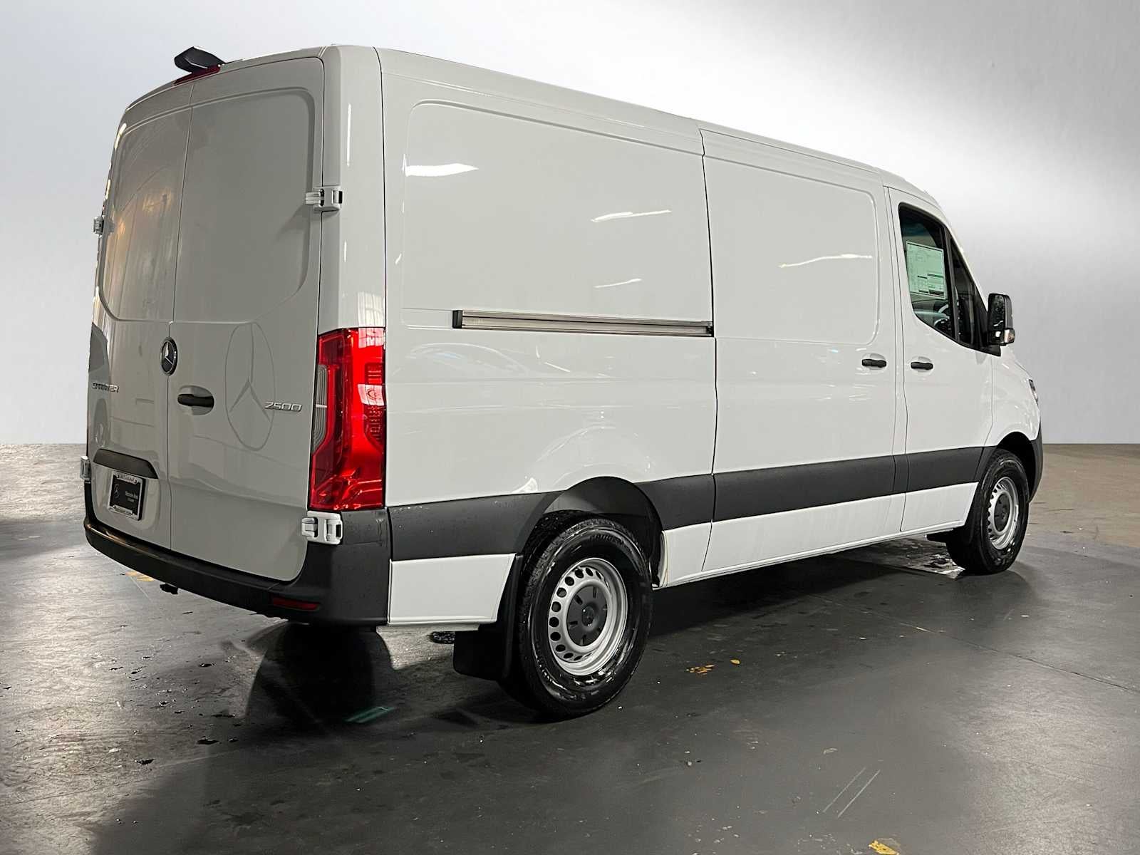 2025 Mercedes-Benz Sprinter Cargo Van 2500 Standard Roof I4 Diesel HO 144" RWD