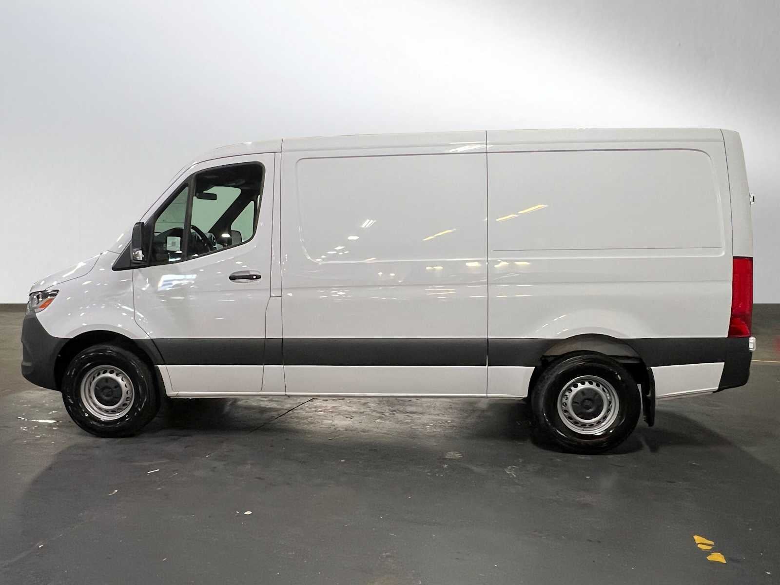 2025 Mercedes-Benz Sprinter Cargo Van 2500 Standard Roof I4 Diesel HO 144" RWD