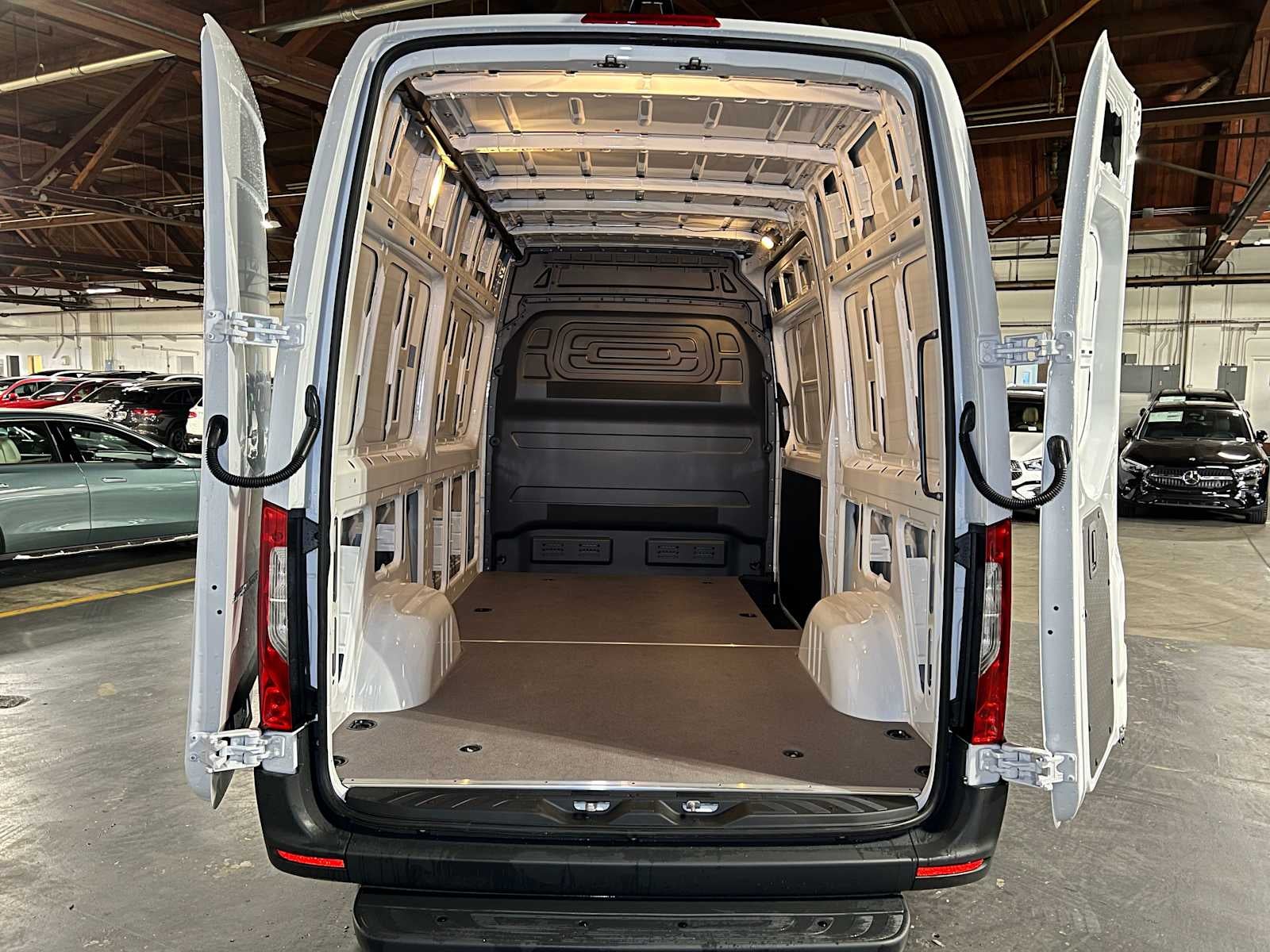 2026 Mercedes-Benz Sprinter 2500 Standard Roof I4 Diesel HO 144" RWD