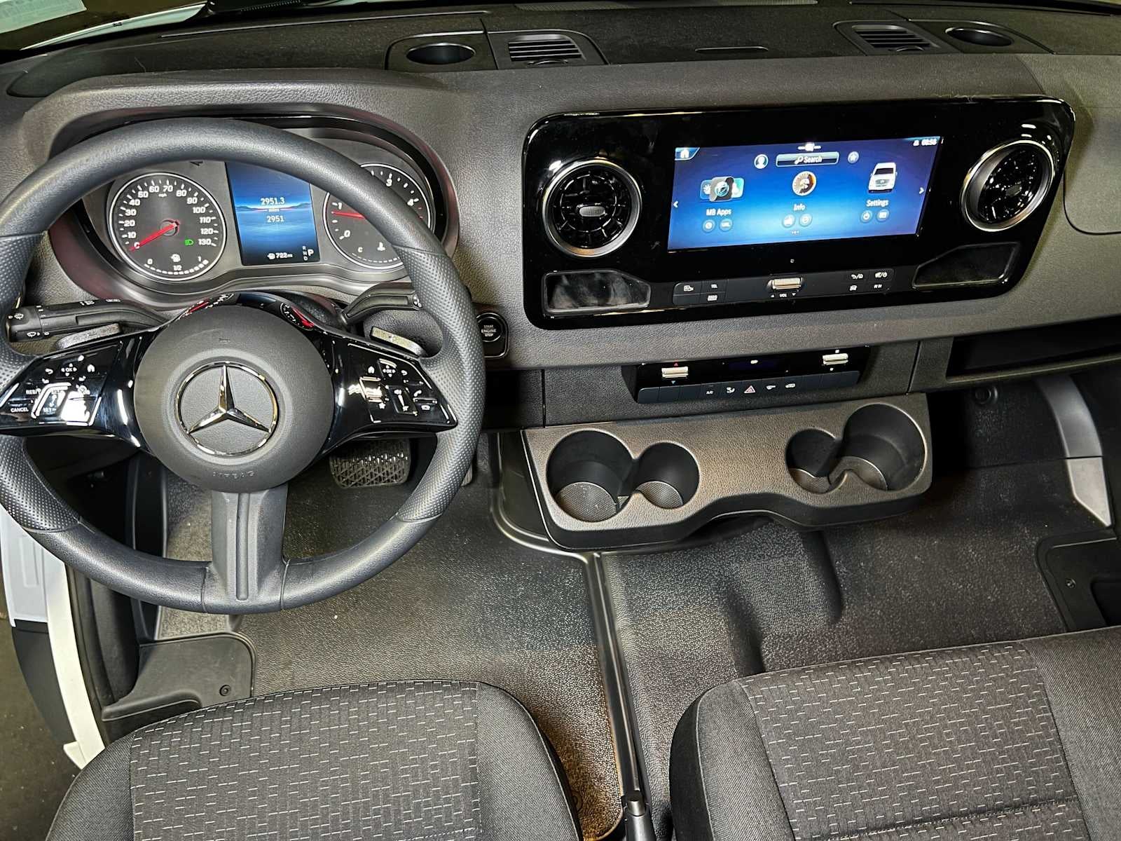 2026 Mercedes-Benz Sprinter 2500 Standard Roof I4 Diesel HO 144 RWD