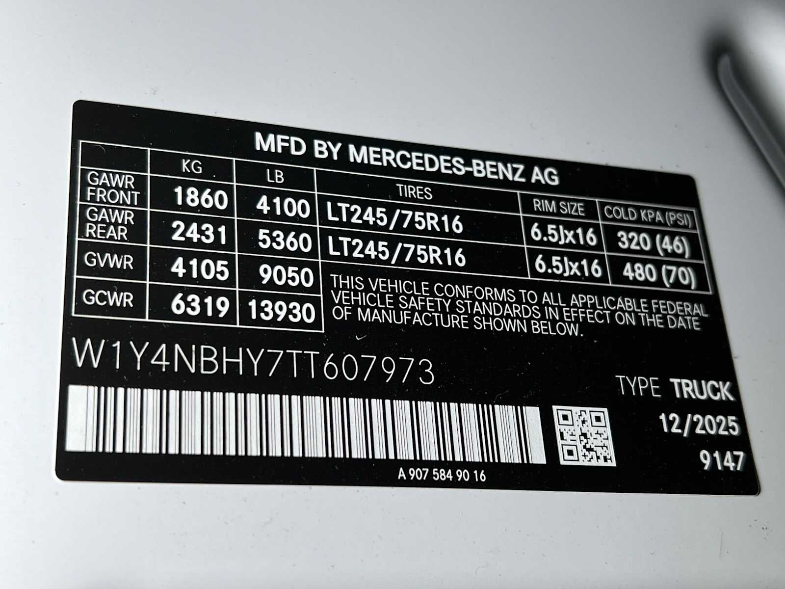 2026 Mercedes-Benz Sprinter 2500 Standard Roof I4 Diesel HO 144 RWD