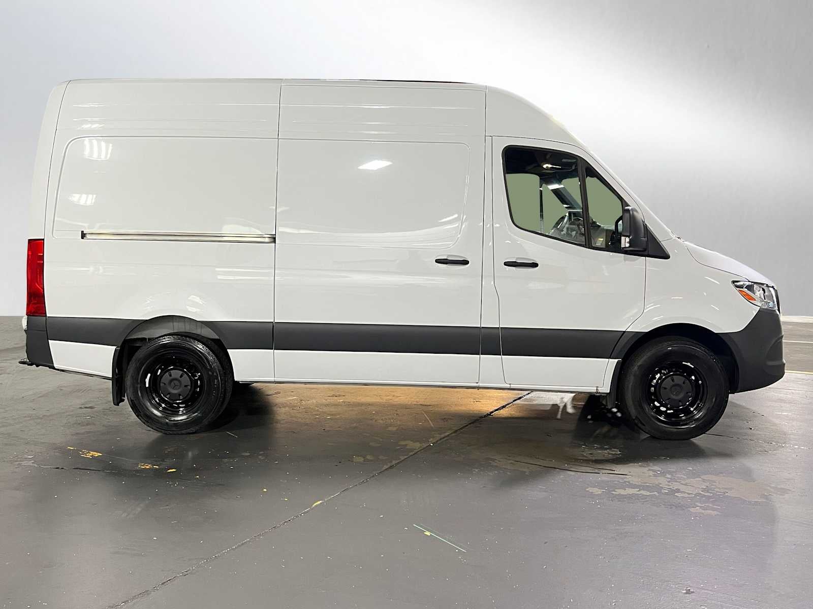 2025 Mercedes-Benz Sprinter Cargo Van 2500 Standard Roof I4 Diesel HO 144" RWD