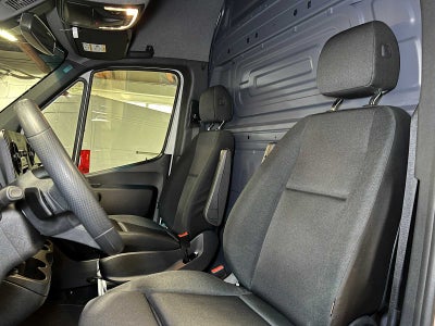 2025 Mercedes-Benz Sprinter Cargo Van 2500 Standard Roof I4 Diesel HO 144" RWD