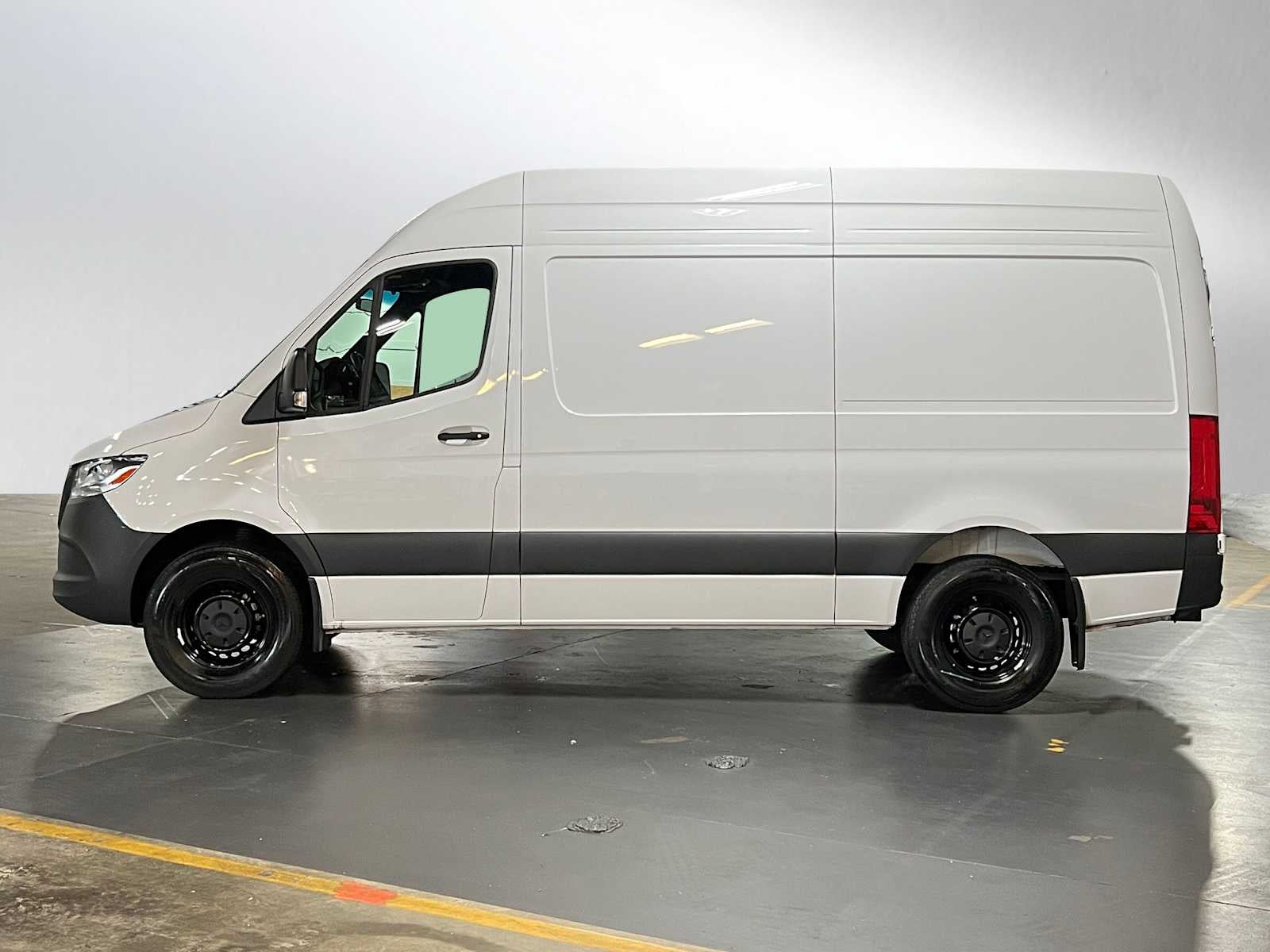 2025 Mercedes-Benz Sprinter Cargo Van 2500 Standard Roof I4 Diesel HO 144" RWD