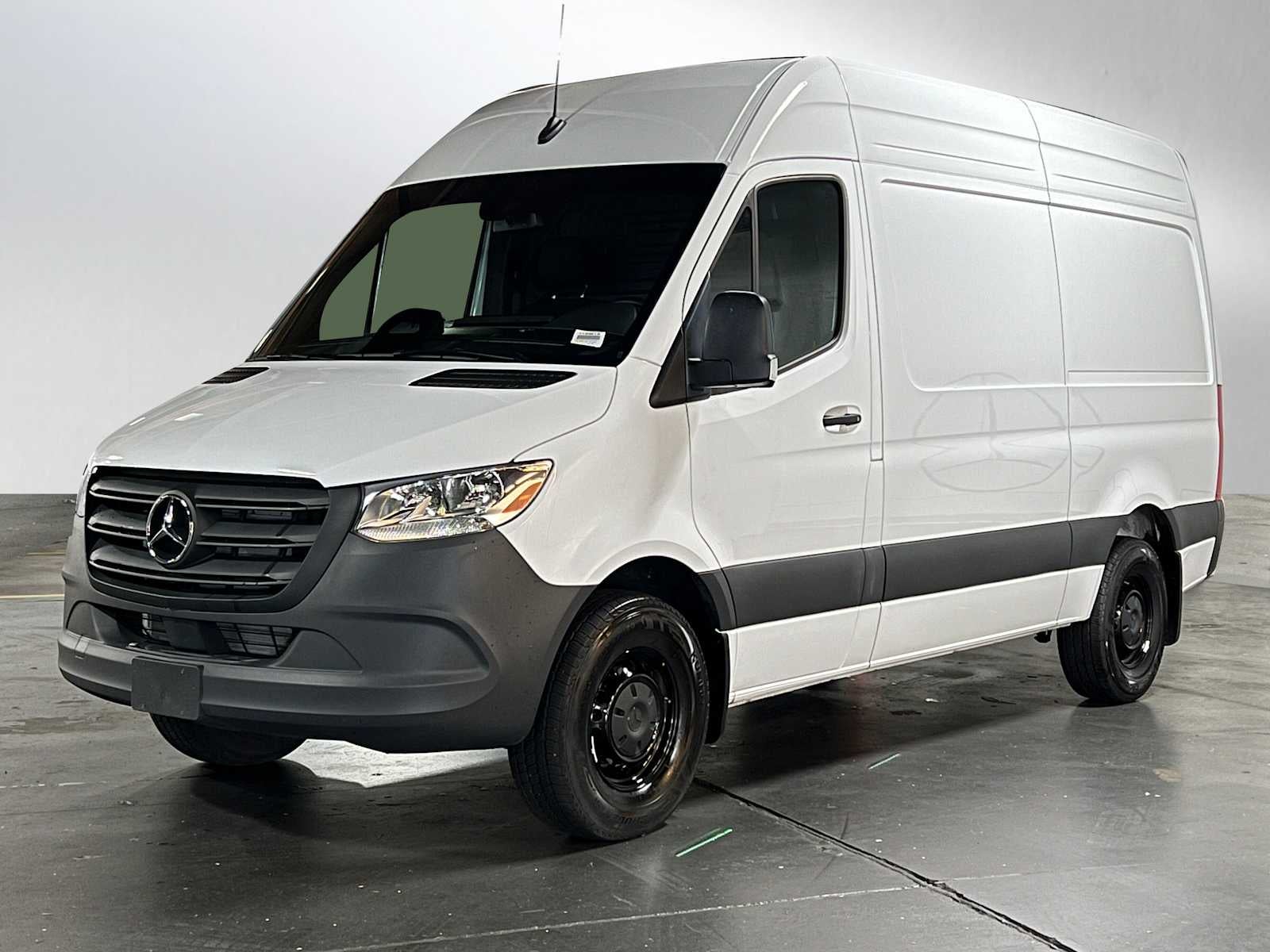 2025 Mercedes-Benz Sprinter Cargo Van 2500 Standard Roof I4 Diesel HO 144" RWD