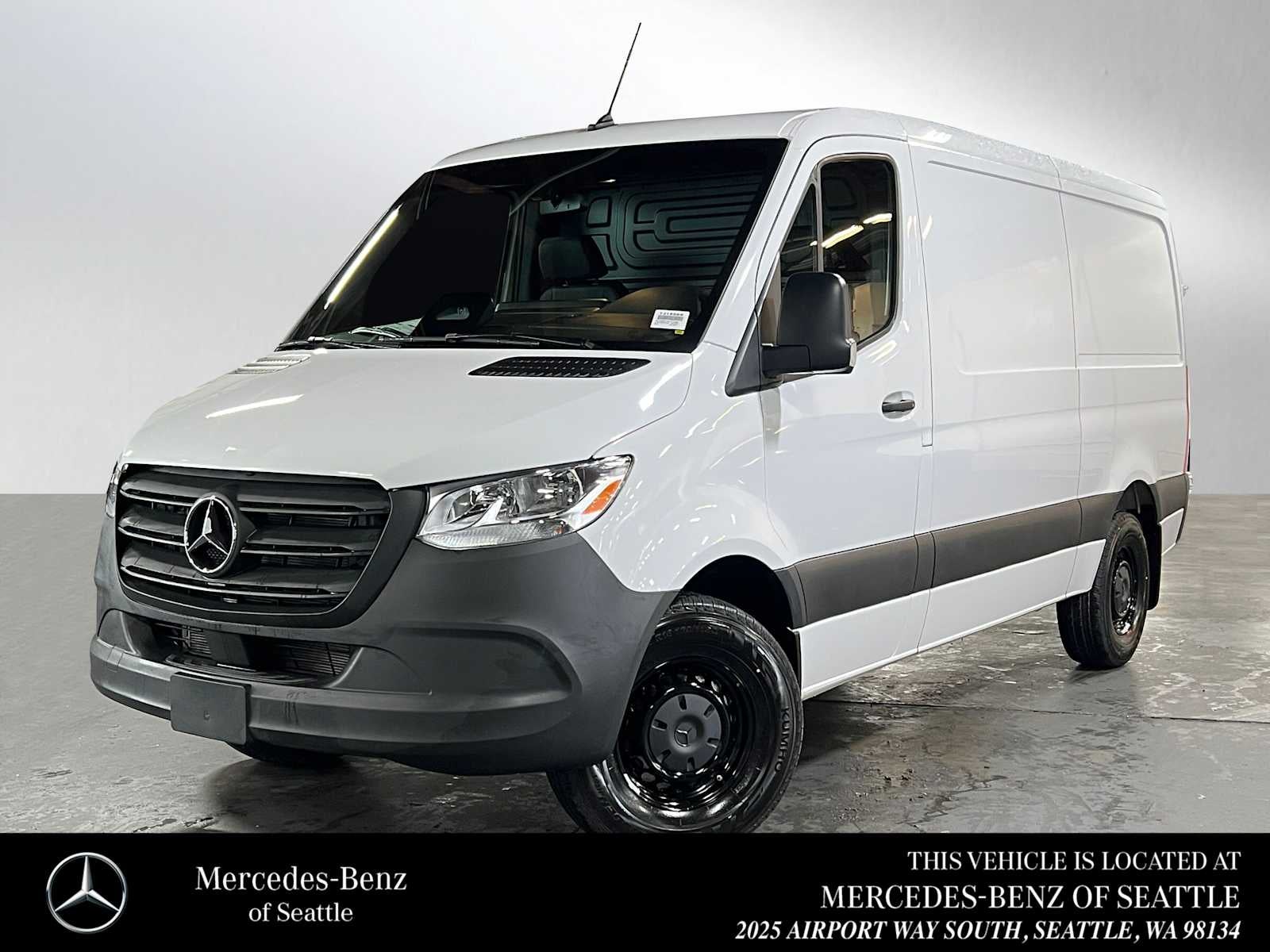 2025 Mercedes-Benz Sprinter Cargo Van 2500 Standard Roof I4 Diesel HO 144" RWD