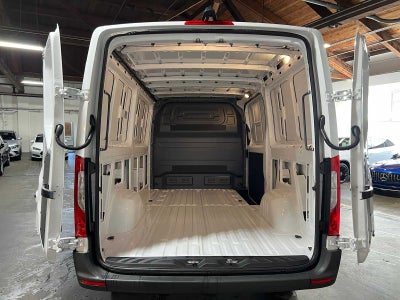 2025 Mercedes-Benz Sprinter Cargo Van 2500 Standard Roof I4 Diesel HO 144" RWD