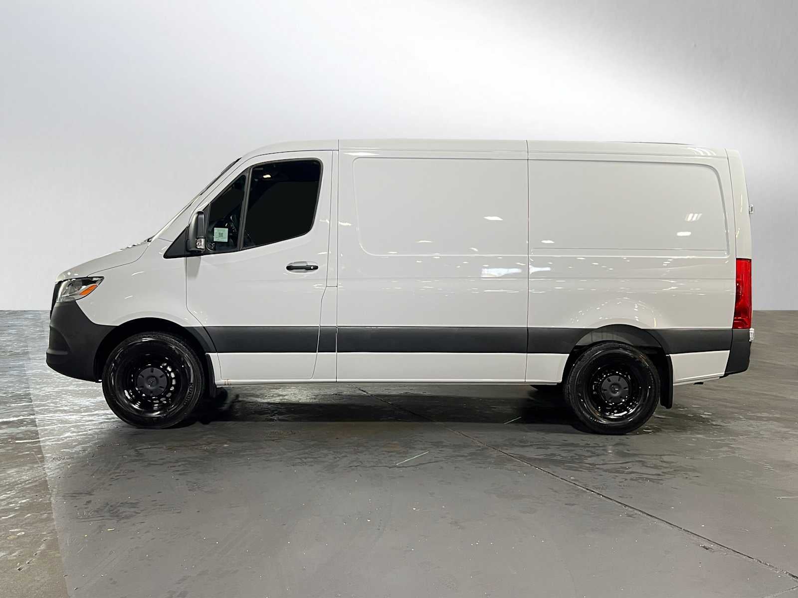 2025 Mercedes-Benz Sprinter Cargo Van 2500 Standard Roof I4 Diesel HO 144" RWD